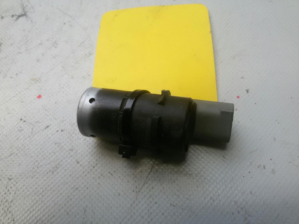 BMW 5er E60 PDC Sensor vorn 6913924 Valeo 602491 -