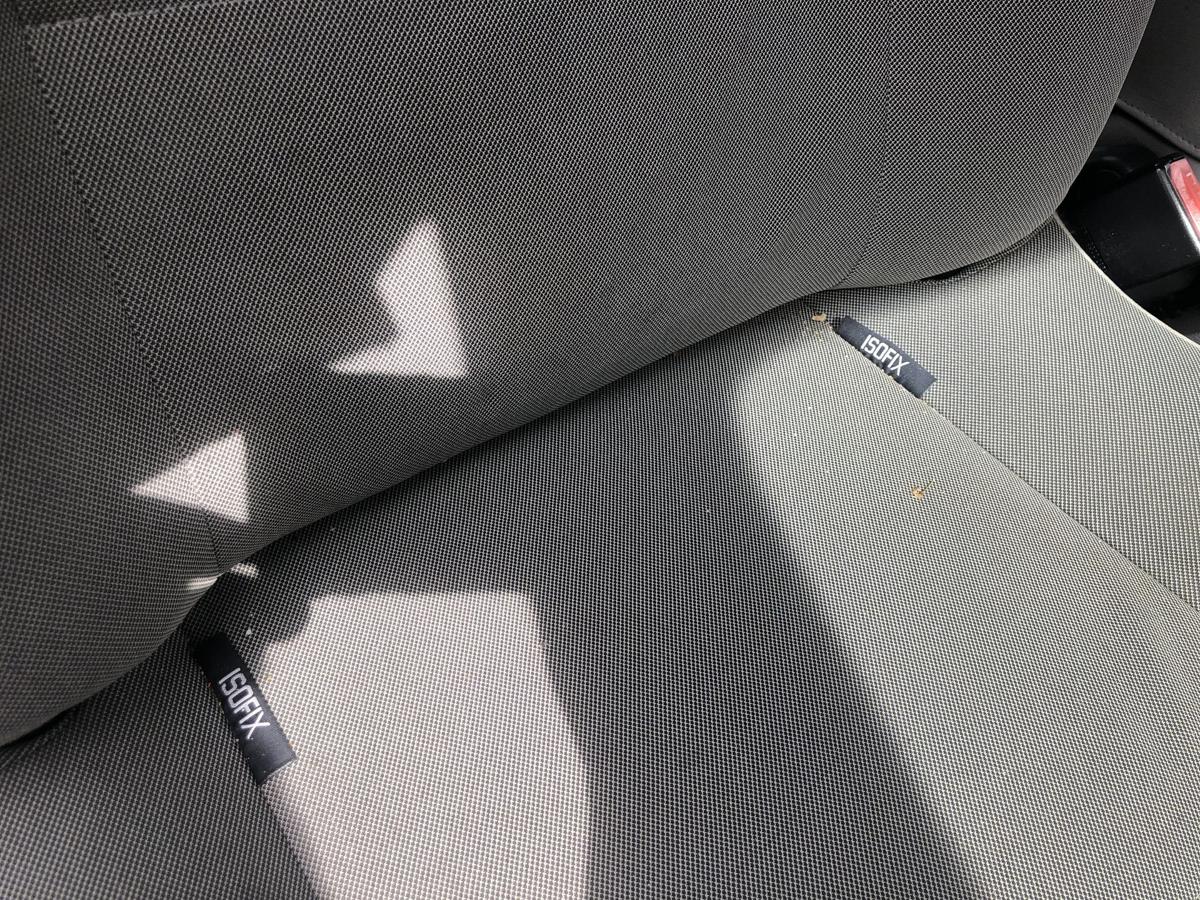 Renault Twingo 2 II Sitz vorn rechts Beifahrersitz Stoff Autositz ISOFIX