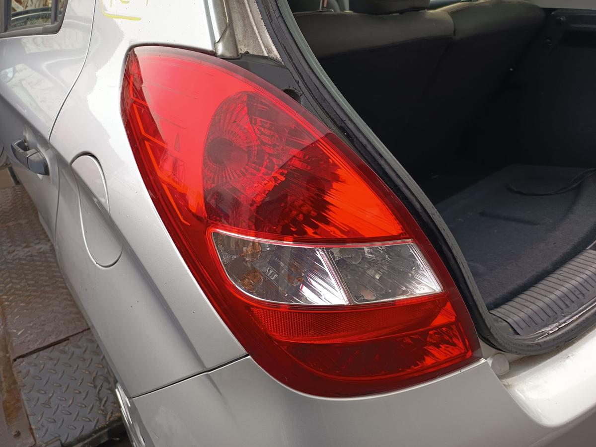 Hyundai i20 original R&uuml;ckleuchte links Heck Schluss Licht Bj 2012