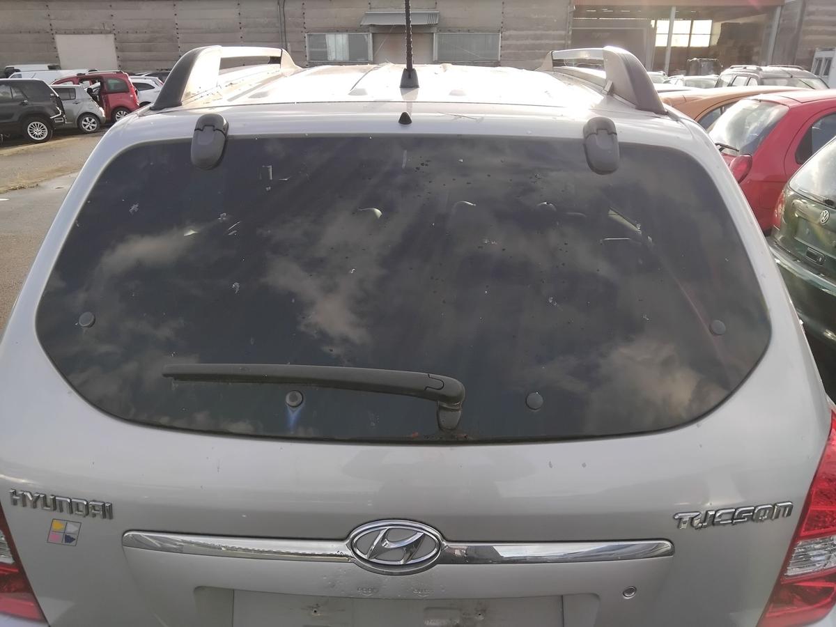 Hyundai Tucson JM Heckscheibe original abgedunkelt und beheizt BJ2006