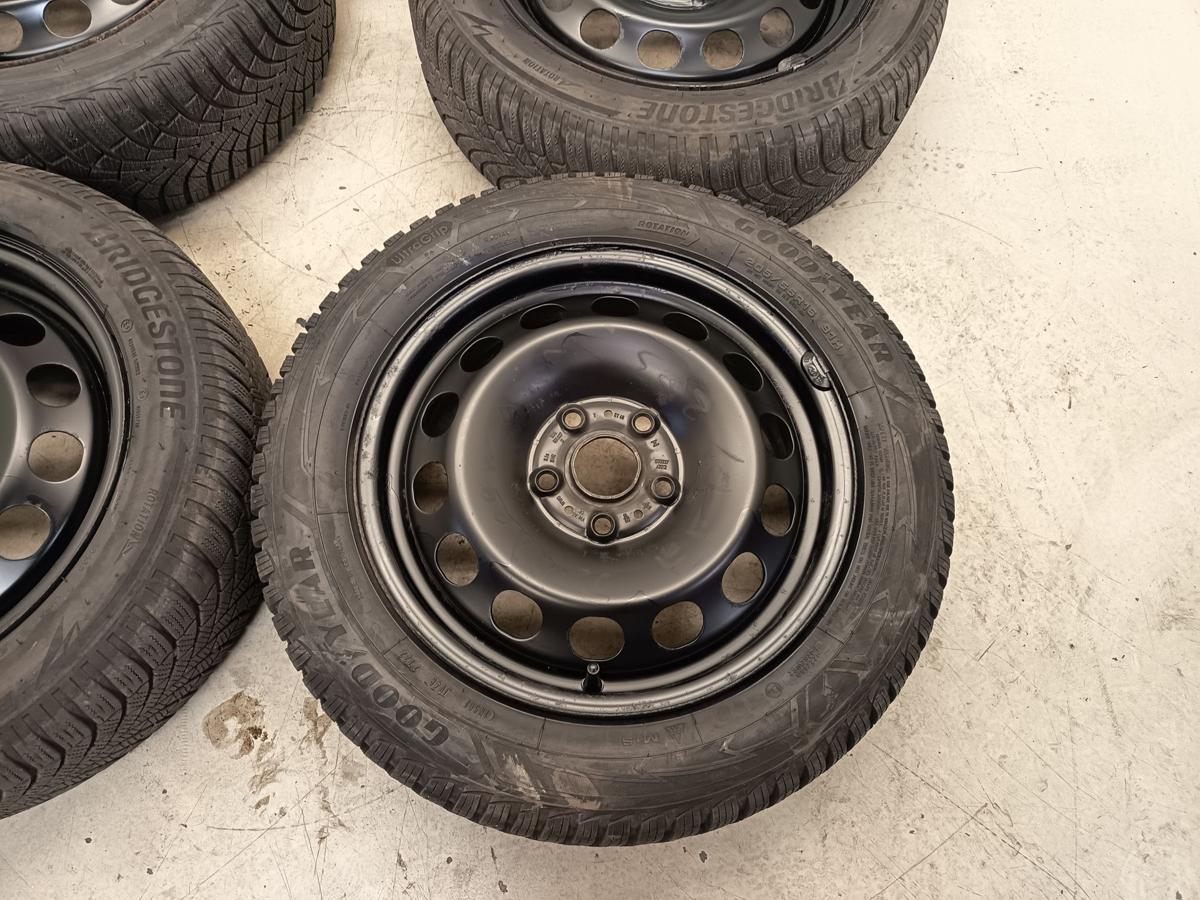 Audi A4 8E orig Satz Stahlfelgen mit Winterreifen 6x16 ET 48 Bj 2007