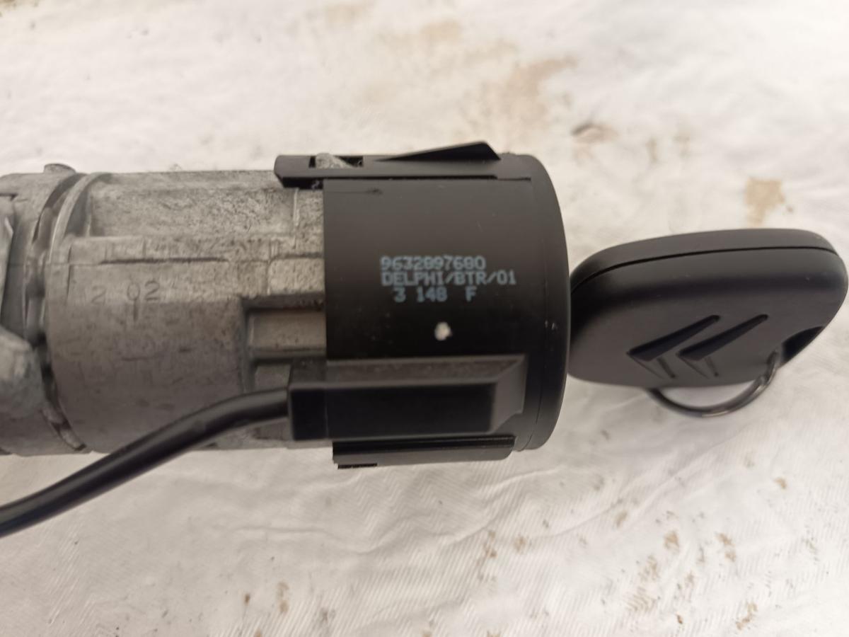 Citroen C3 Pluriel Bj 2004 orig Zündschloss mit 1 Schlüssel 9632897680 1,4L 54KW Citroen C3 Pluriel Bj 2004 orig Zündschloss mit 1 Schlüssel 9632897680 1,4L 54KW