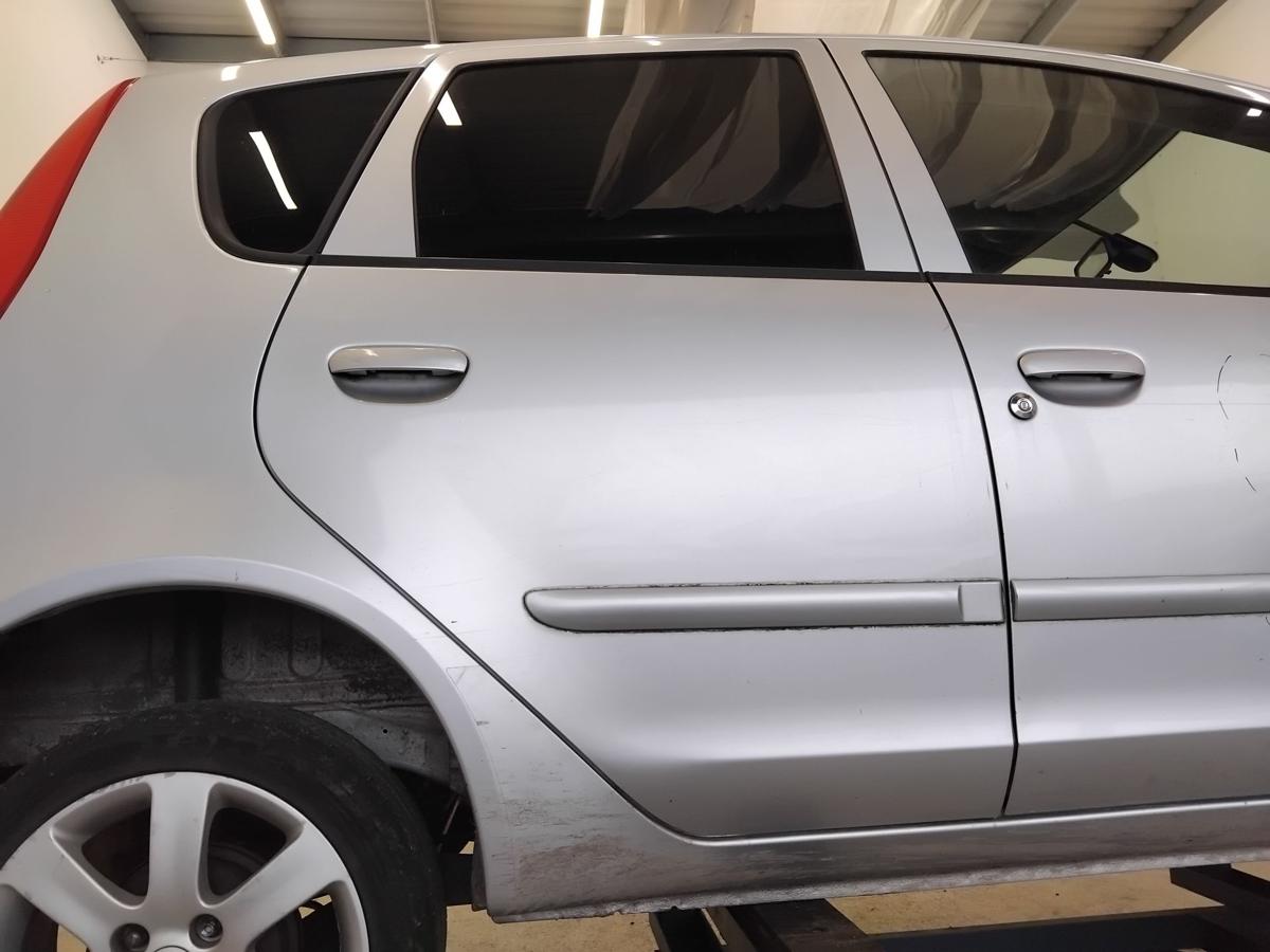 Mitsubishi Colt Z30 T&uuml;r hinten rechts A50 Haag silbermetallic BJ2007