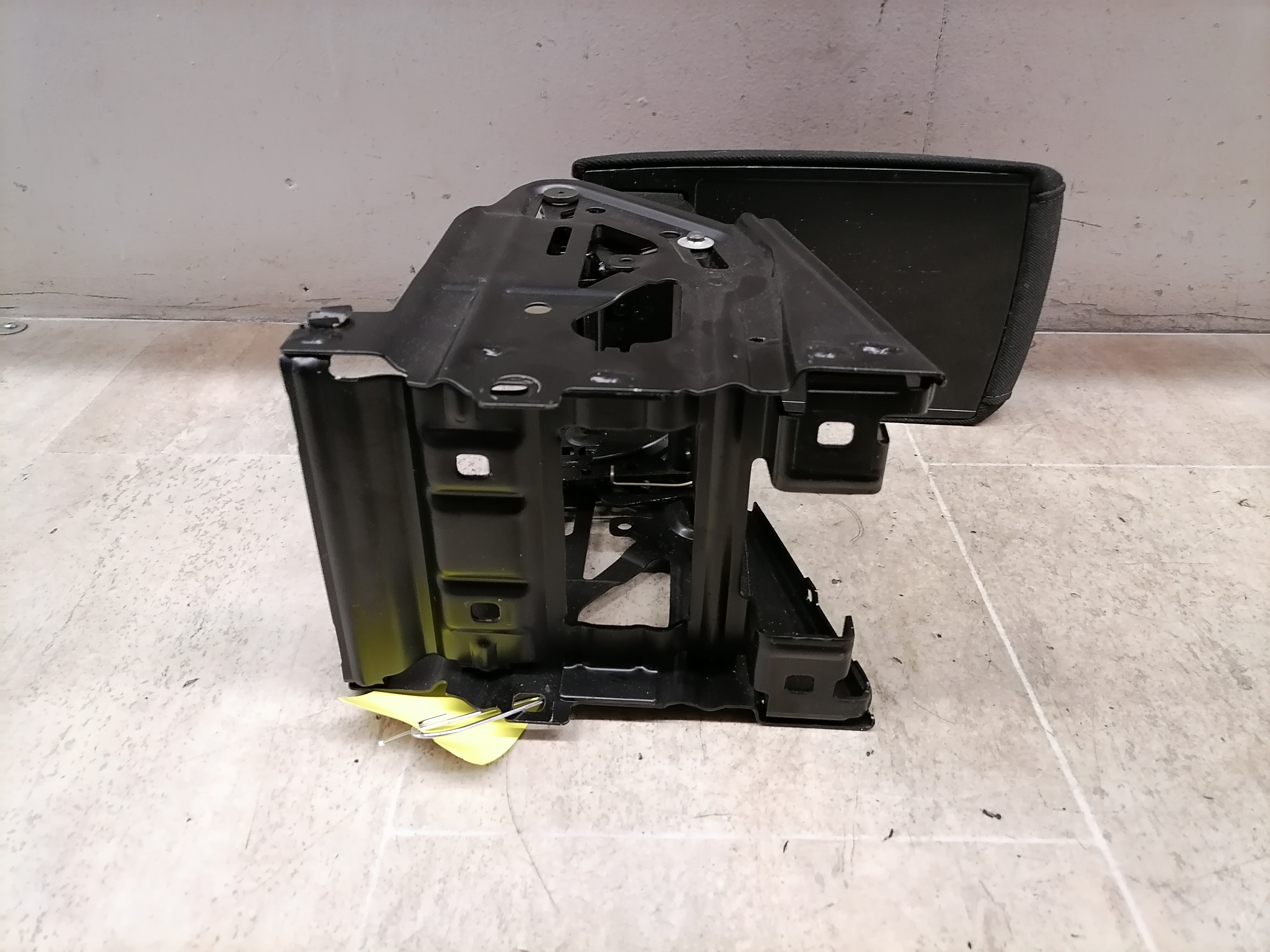 Skoda Octavia 2 1Z 04-10 Mittelarmlehne vorn schwarz 1Z0864207A
