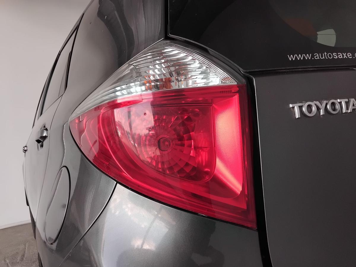 Toyota Verso-S original R&uuml;ckleuchte Heckleuchte links BJ2013