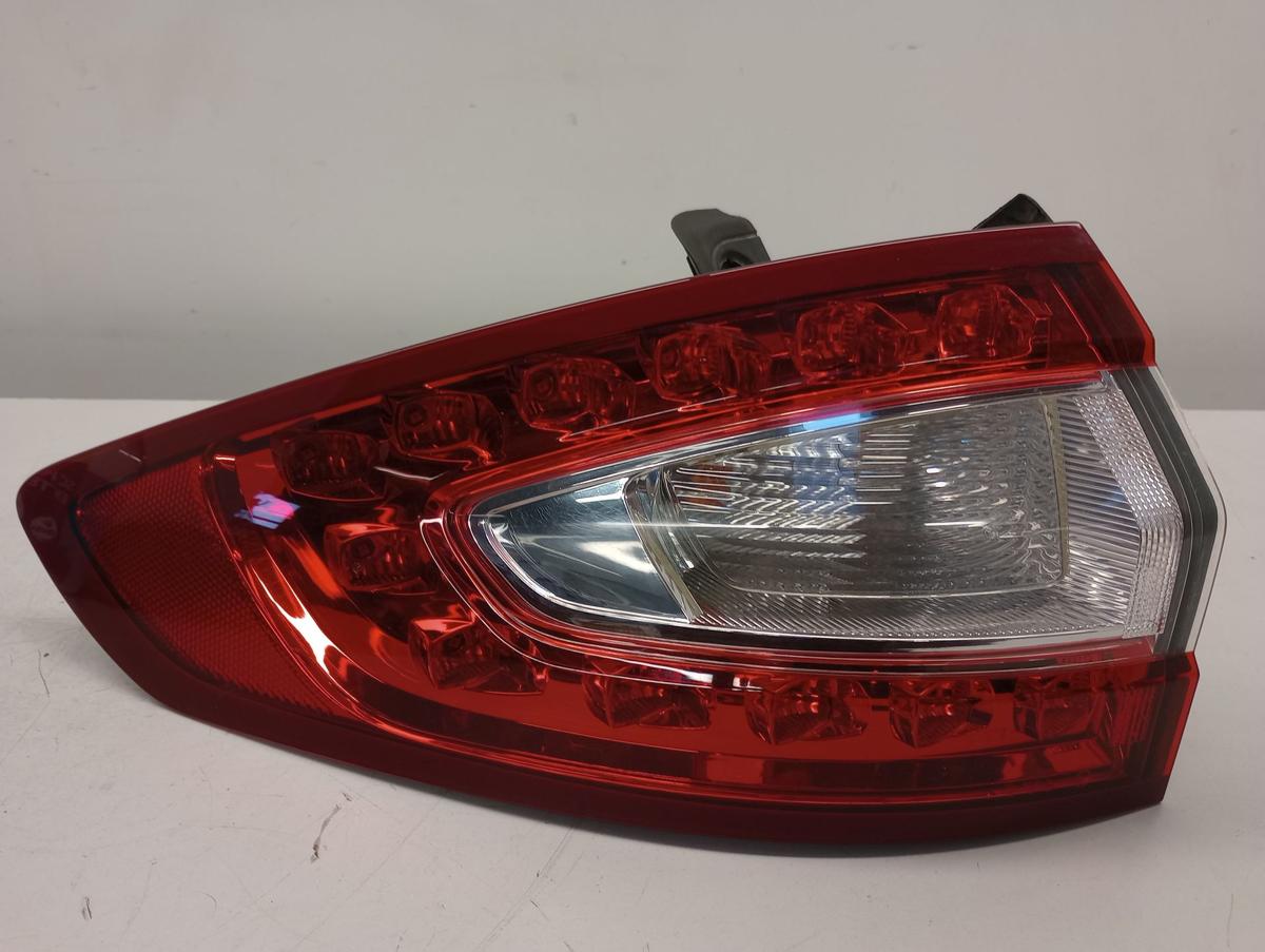 Ford Mondeo V BA7 orig R&uuml;ckleuchte links aussen LED vor Facelift Bj 2015