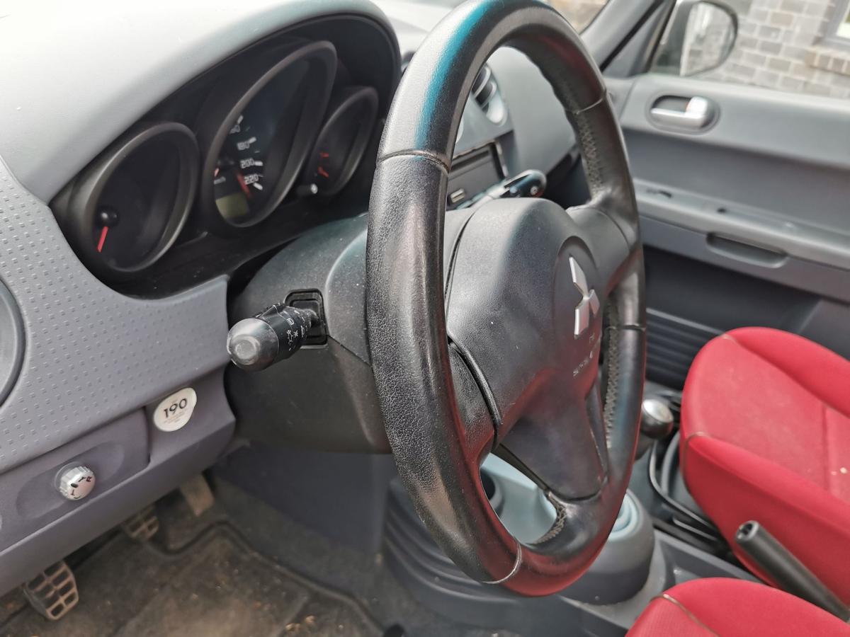 Mitsubishi Colt Z30 Lenkrad Lederlenkrad Radiotasten