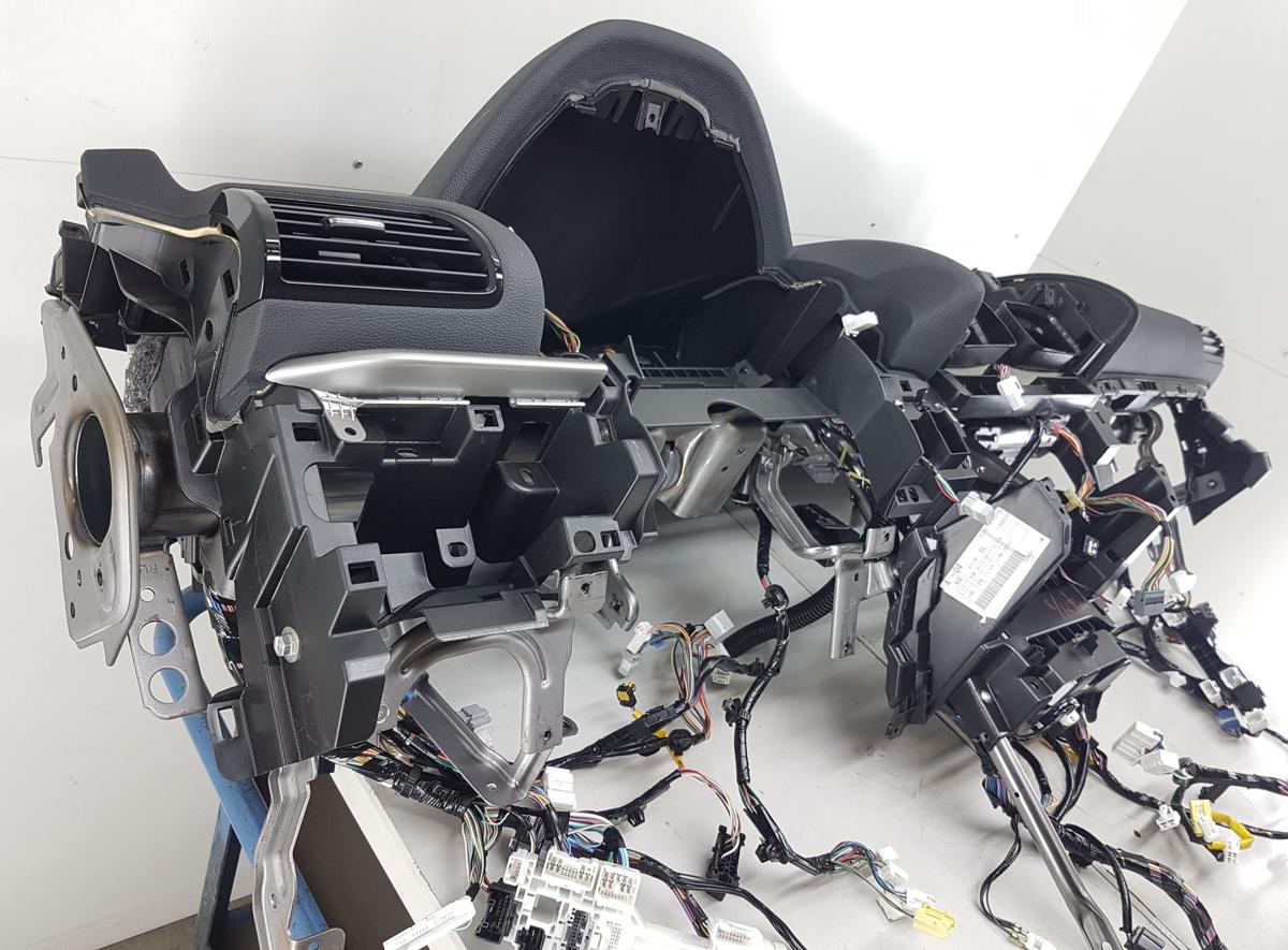 Mitsubishi Eclipse Cross original Armaturenbrett Cockpit Facelift BJ2023