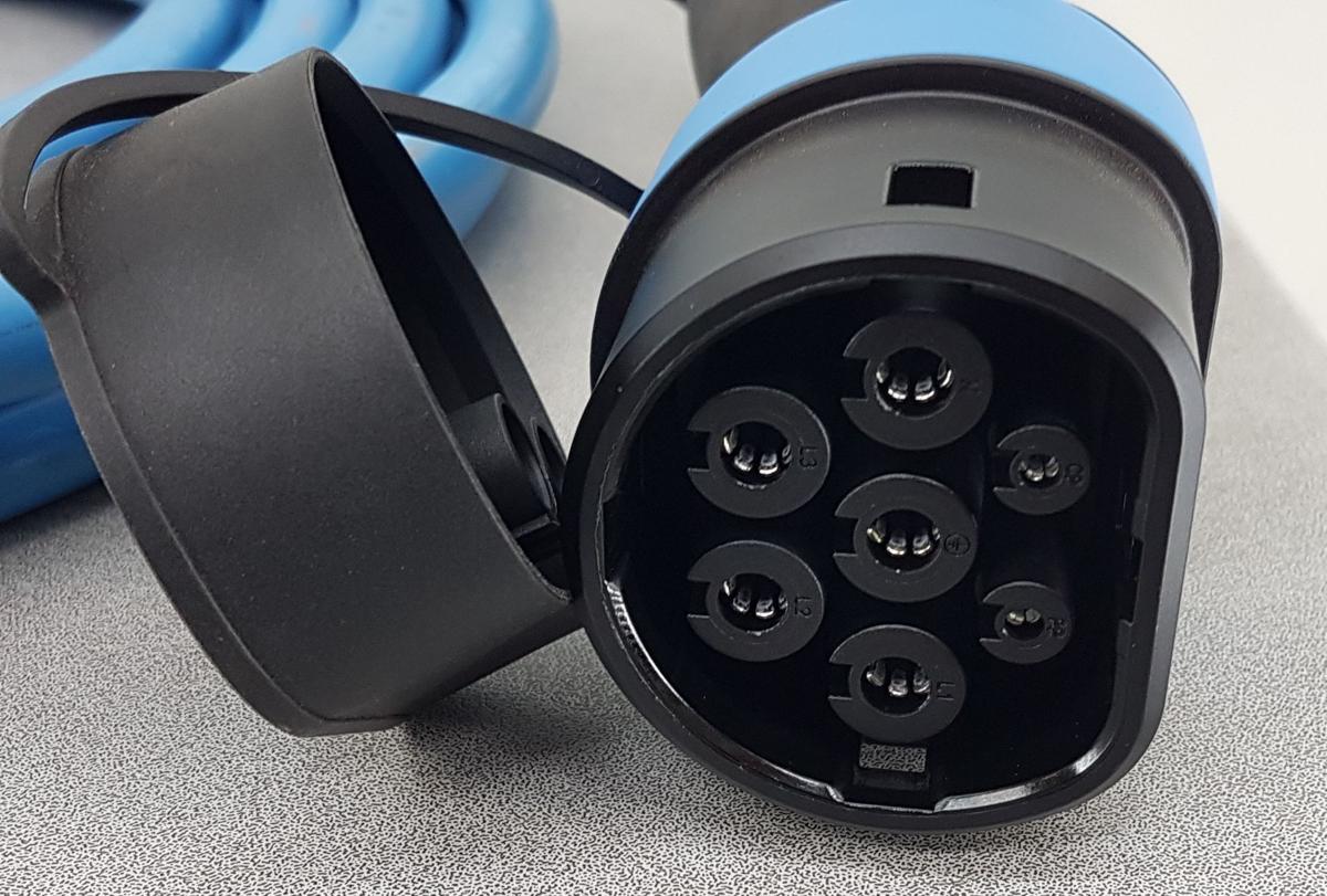 Tesla Model X Ladekabel Bj2022 4 Meter 1039810-01-A Menekes