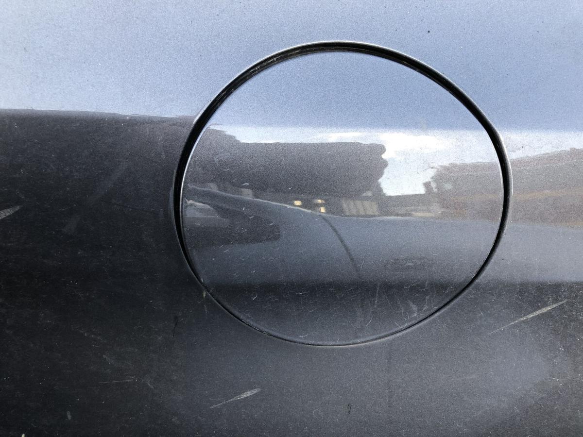 Peugeot 308 SW T9 Tankklappe Tankdeckel ohne Stutzen in KKS Moka grau