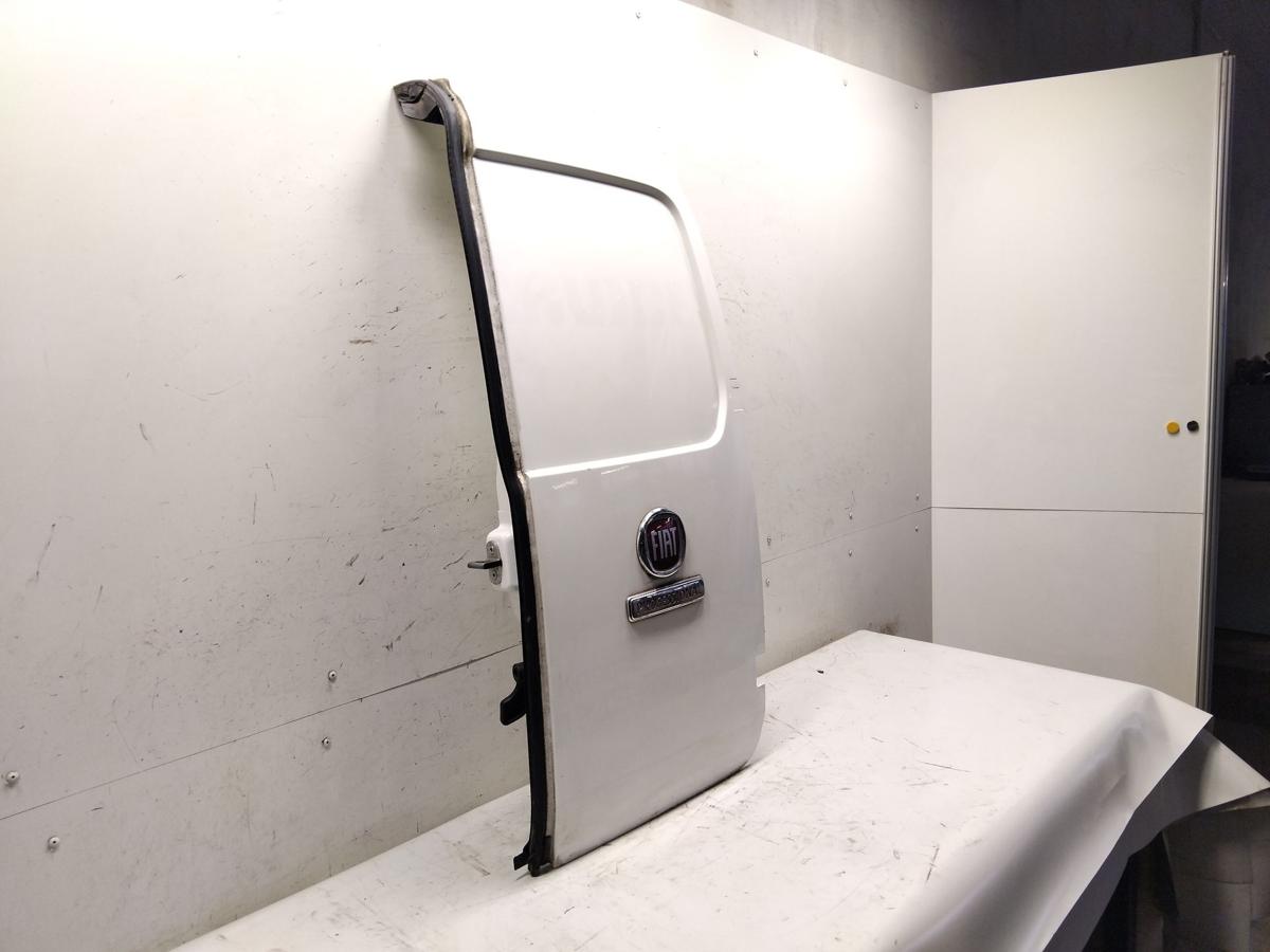 Fiat Fiorino 3 Kasten 225 Heckt&uuml;r Heckfl&uuml;gelt&uuml;r rechts weiss Bj.2016