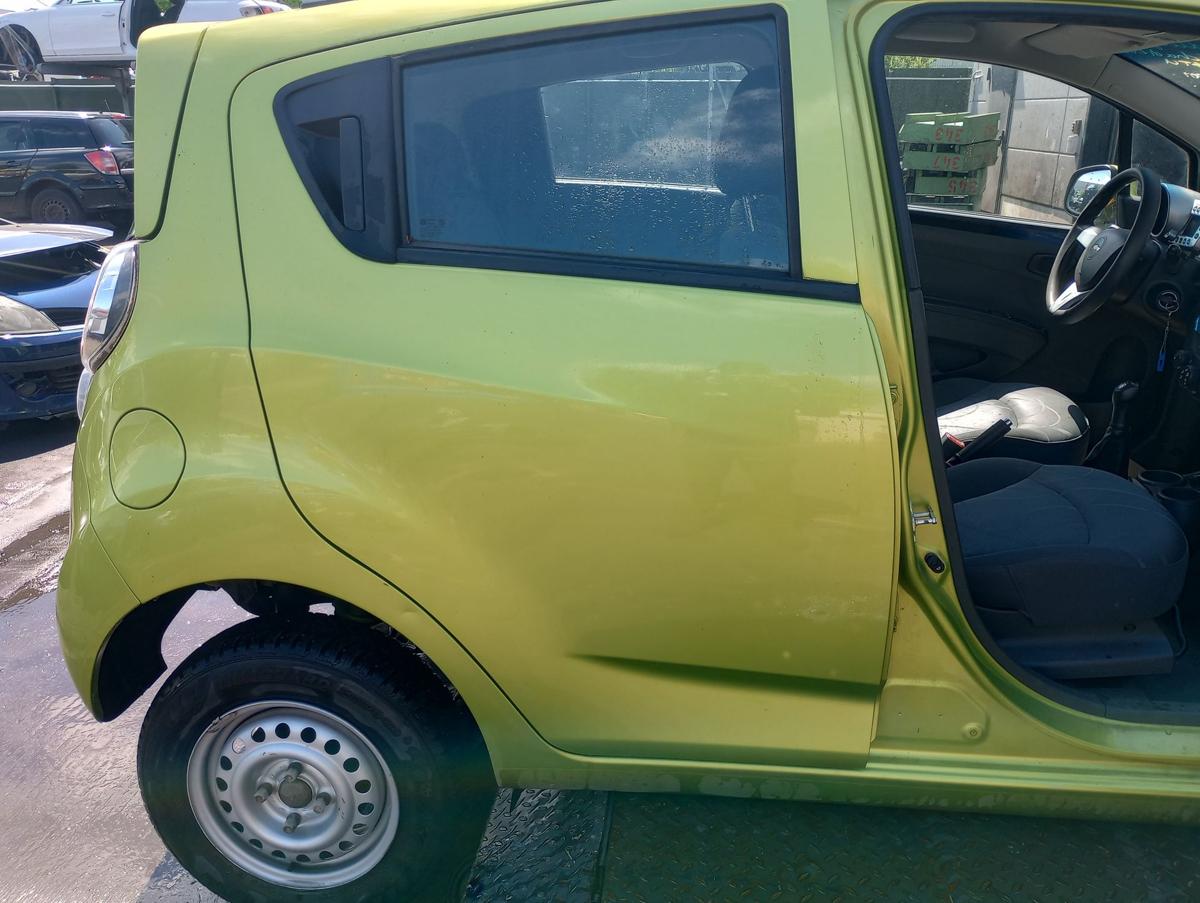 Chevrolet Spark M300 orig Tür hinten rechts Beifahrerseite Grün Bj 2010
