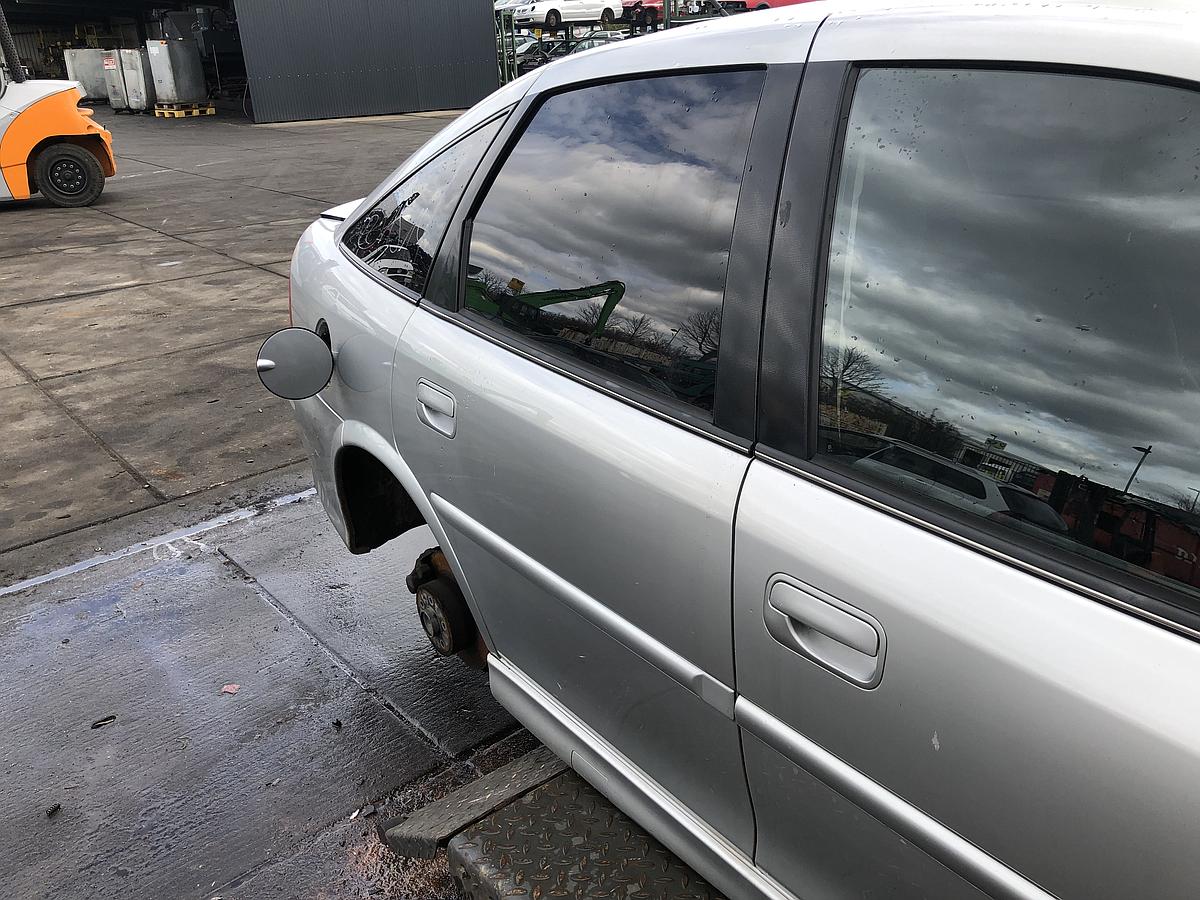 Opel Vectra B Limo orig Tür hinten rechts L147 Starsilber Facelift BJ 1999