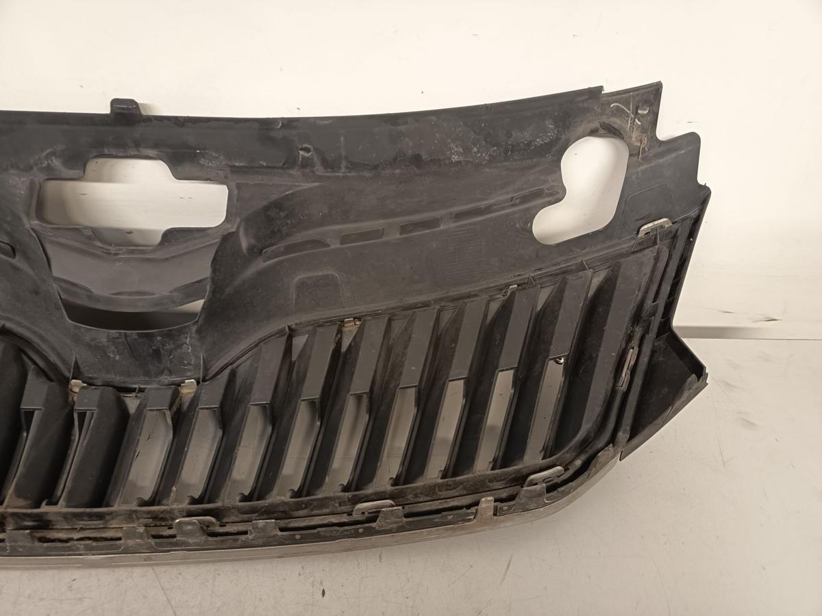 Skoda Rapid original K&uuml;hlergrill schwarz chrom Baujahr 2015