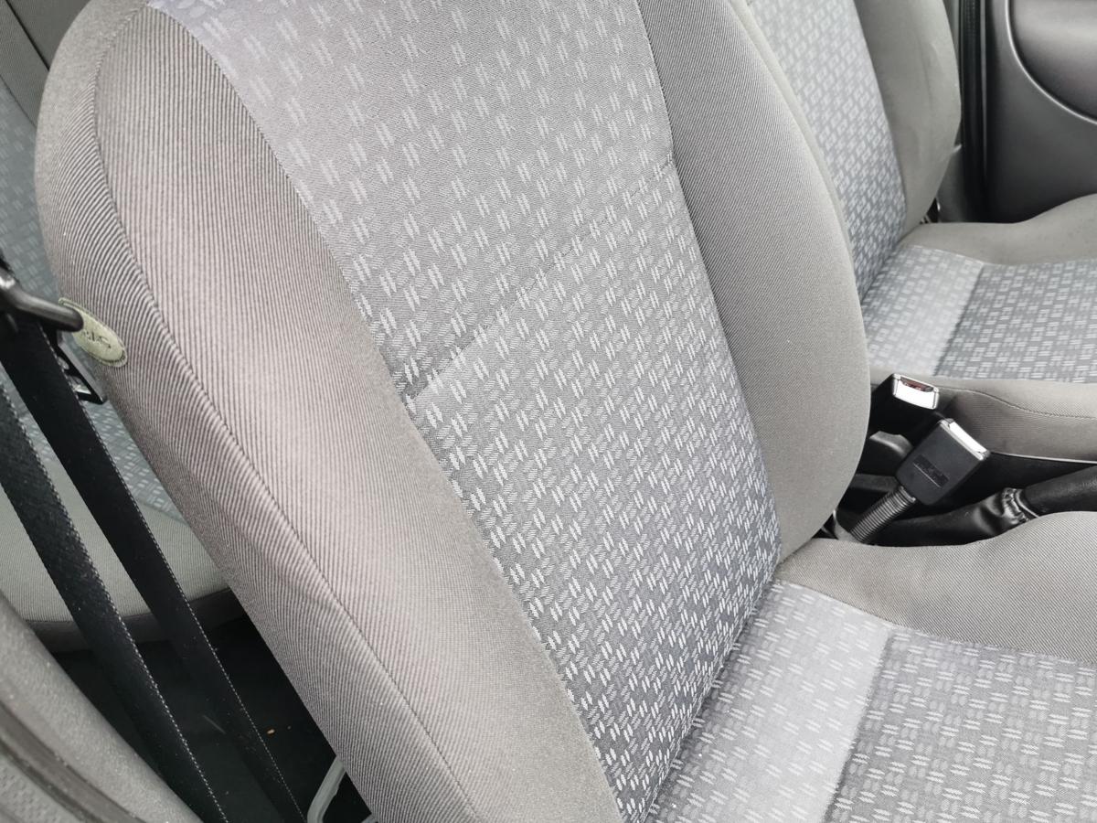 Ford Fiesta JBS Beifahrersitz Sitz Autositz vorn rechts Stoff 5 Türer