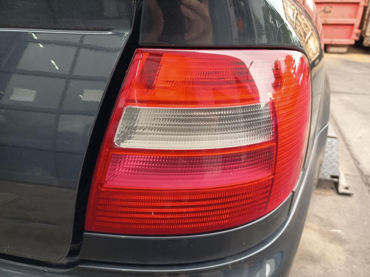 Audi A4 B5 Limo original R&uuml;ckleuchte rechts Baujahr 1997