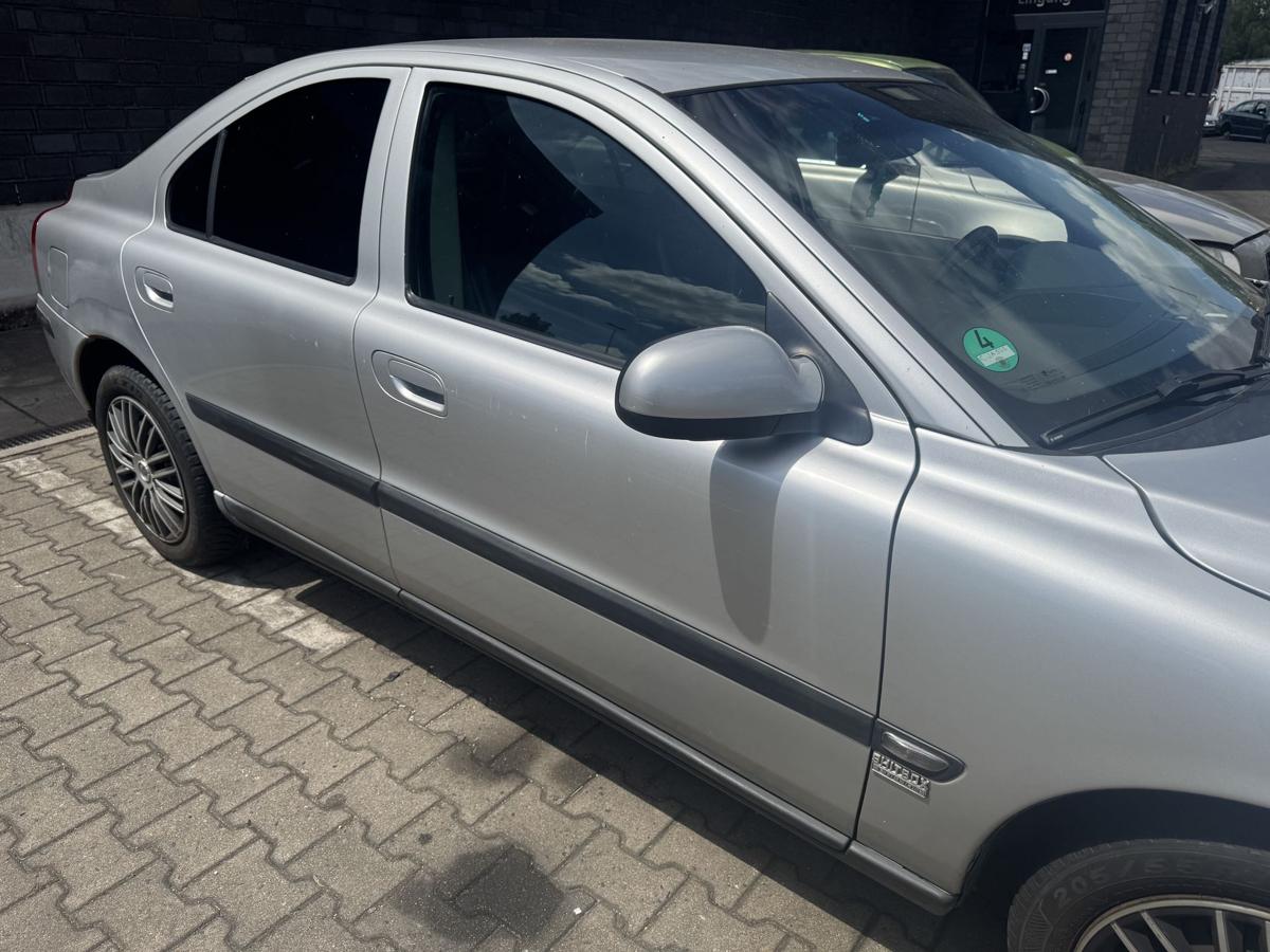 Volvo S60 original T&uuml;r vorn rechts 426 silbermetallic Rohbau Bj.2002