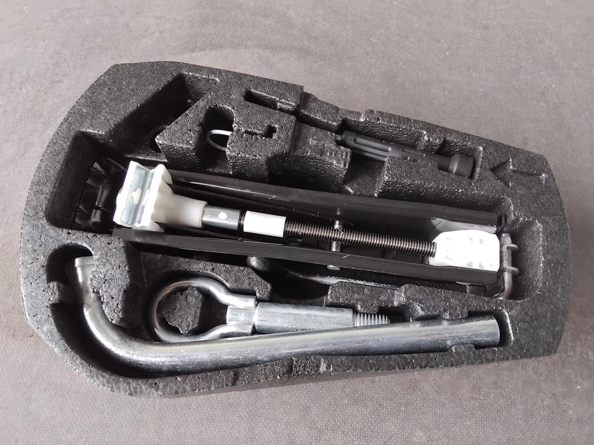 Skoda Citigo original Wagenheber Abschlepp&ouml;se Schaumstoffbox BJ2013 1S0011031