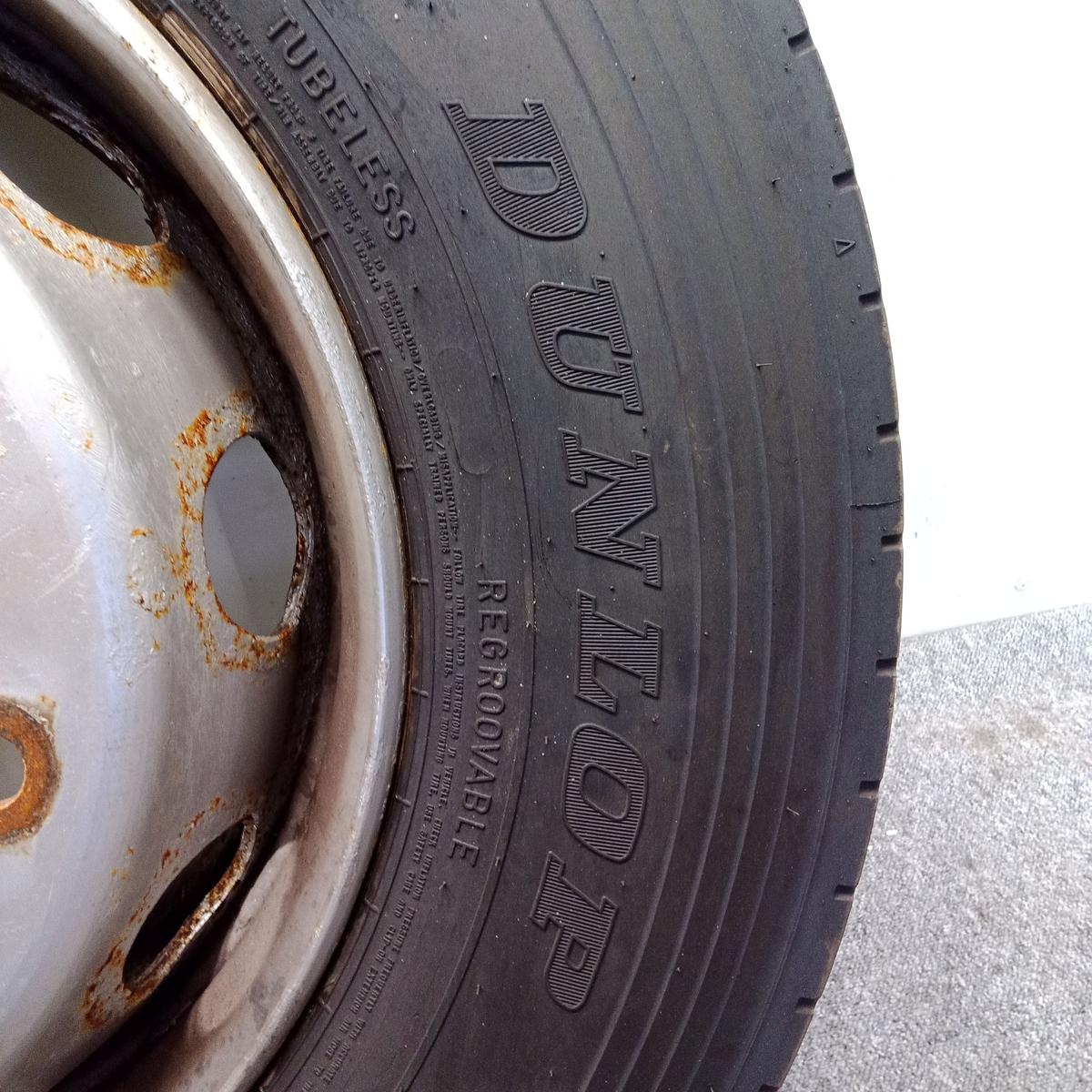 2 Komplettr&auml;der Reifen Lenkachse 315/70R22.5 Dunlop SP346+ M&S aus 2022