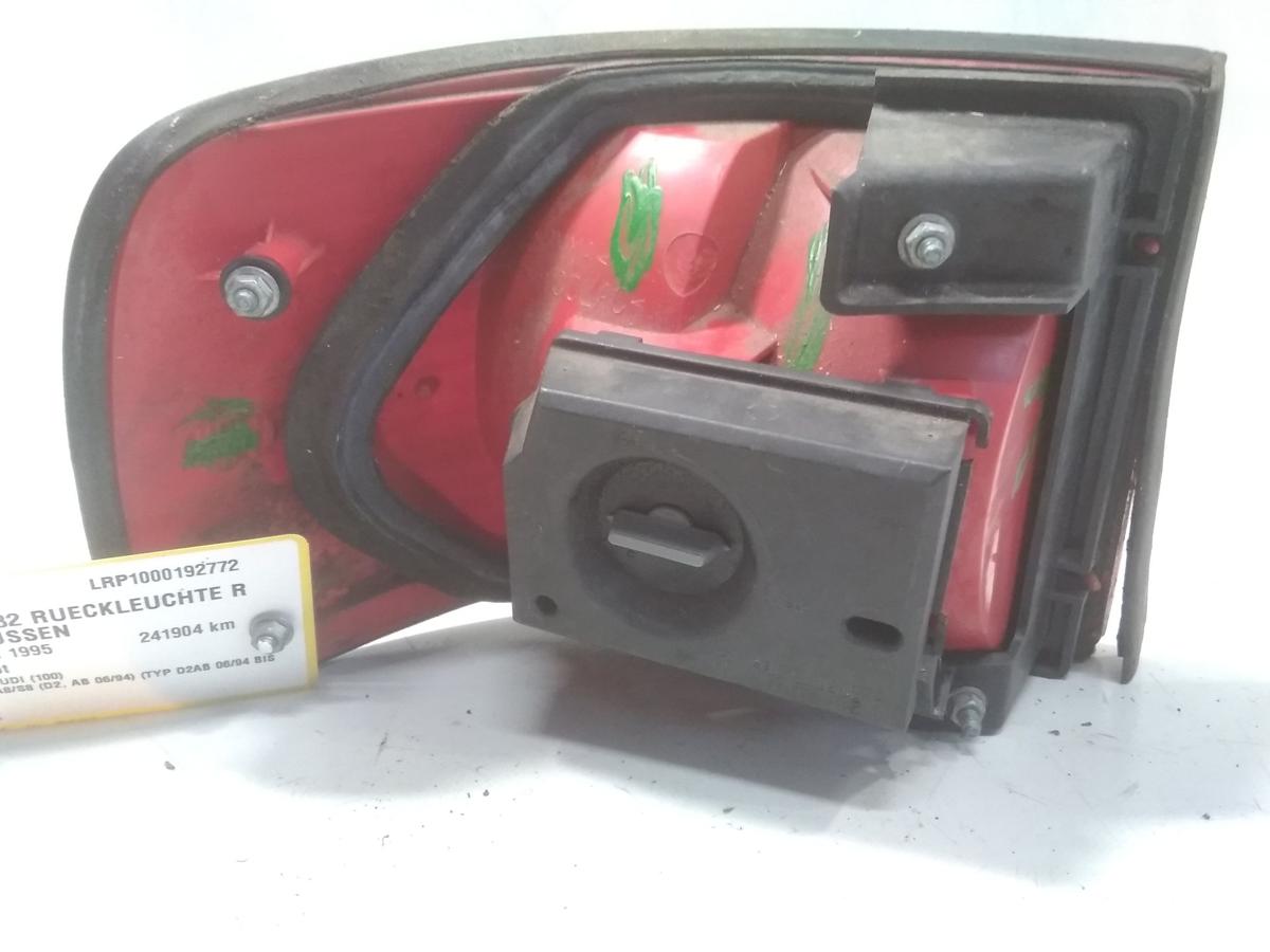 Audi A8 D2 4D original Rückleuchte Heckleuchte rechts aussen BJ1995