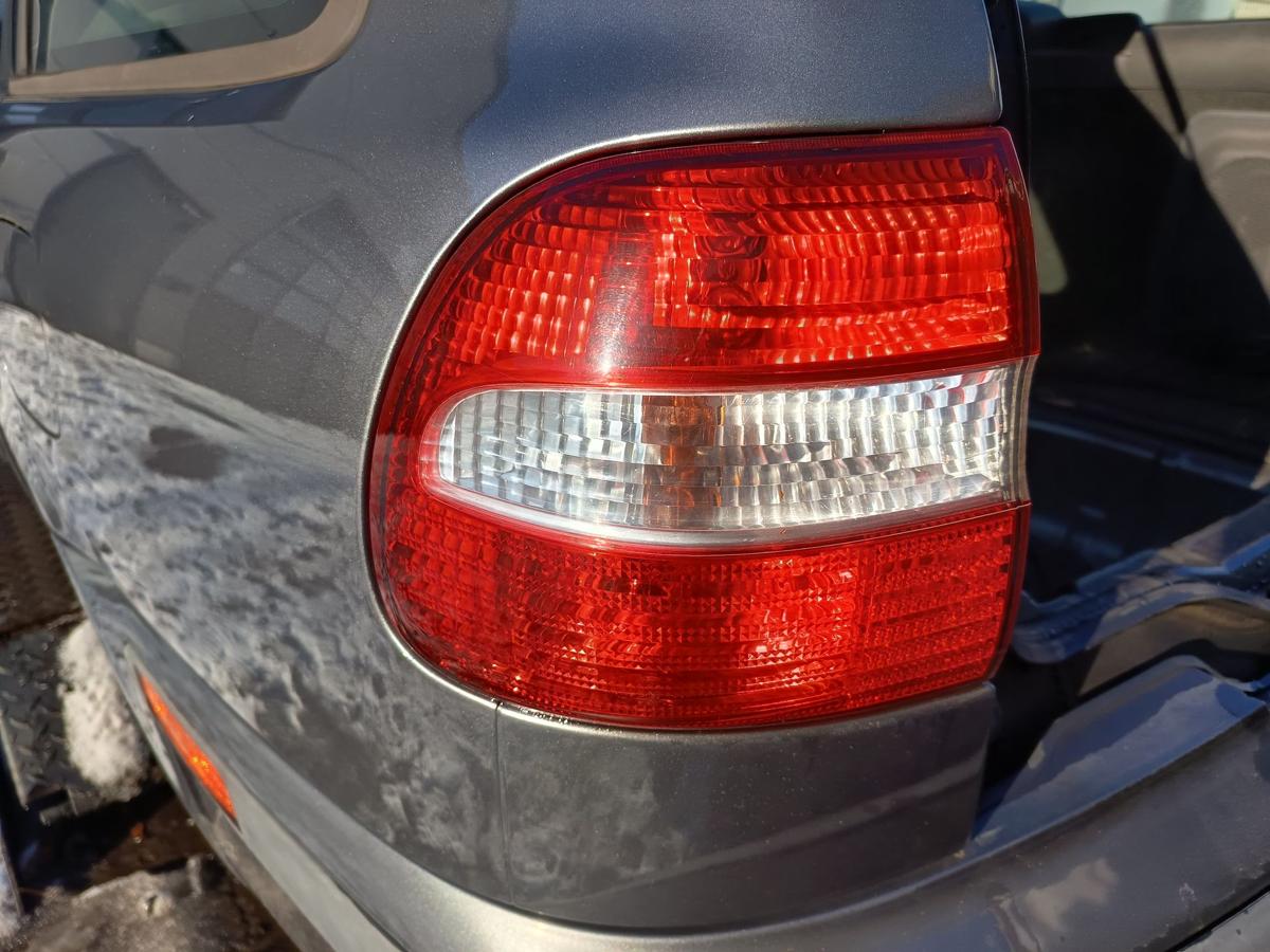 Volvo V40 original R&uuml;ckleuchte links Heck/Schluss/Licht Bj 2001