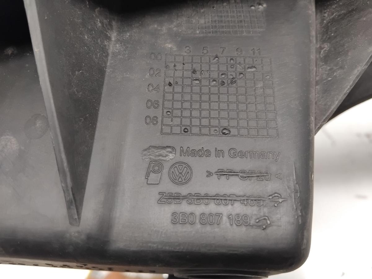 VW Passat 3BG original Grilltr&auml;ger St&uuml;tzteil Sto&szlig;f&auml;nger vorn Bj.2003