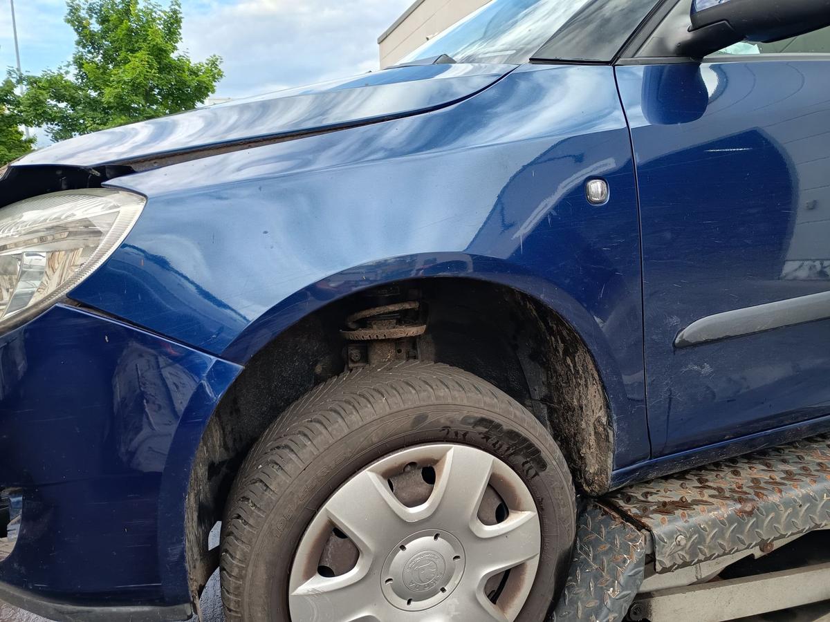 Skoda Fabia 5J orig Kotflügel links LF5Q Blau Bj 2009