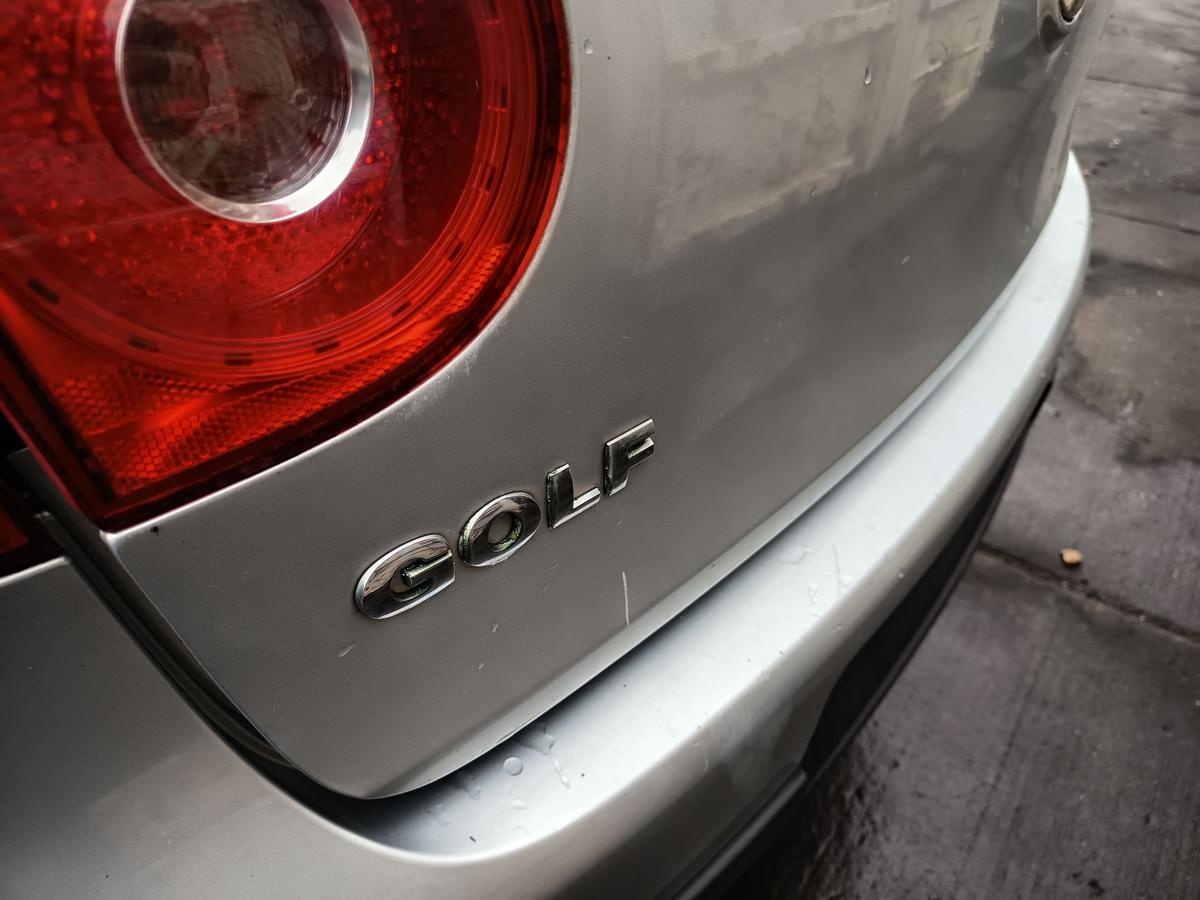 VW Golf V original Heckklappe mit Scheibe Deckel hinten A7W Reflexsilber Bj 2005