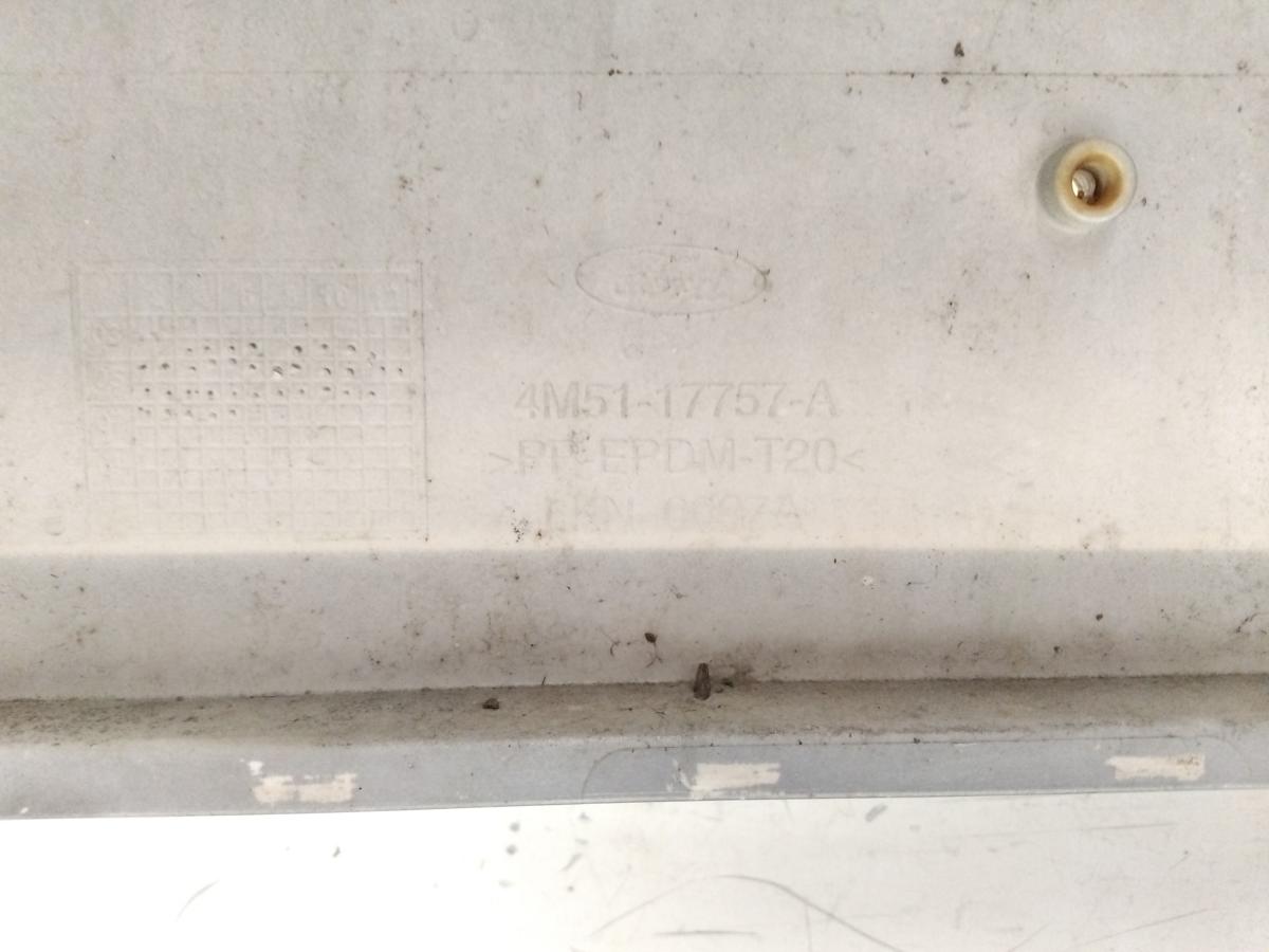 Ford Focus 2 DA3 original Sto&szlig;f&auml;nger Sto&szlig;stange vorn tonic hellblaumet. Bj.2007