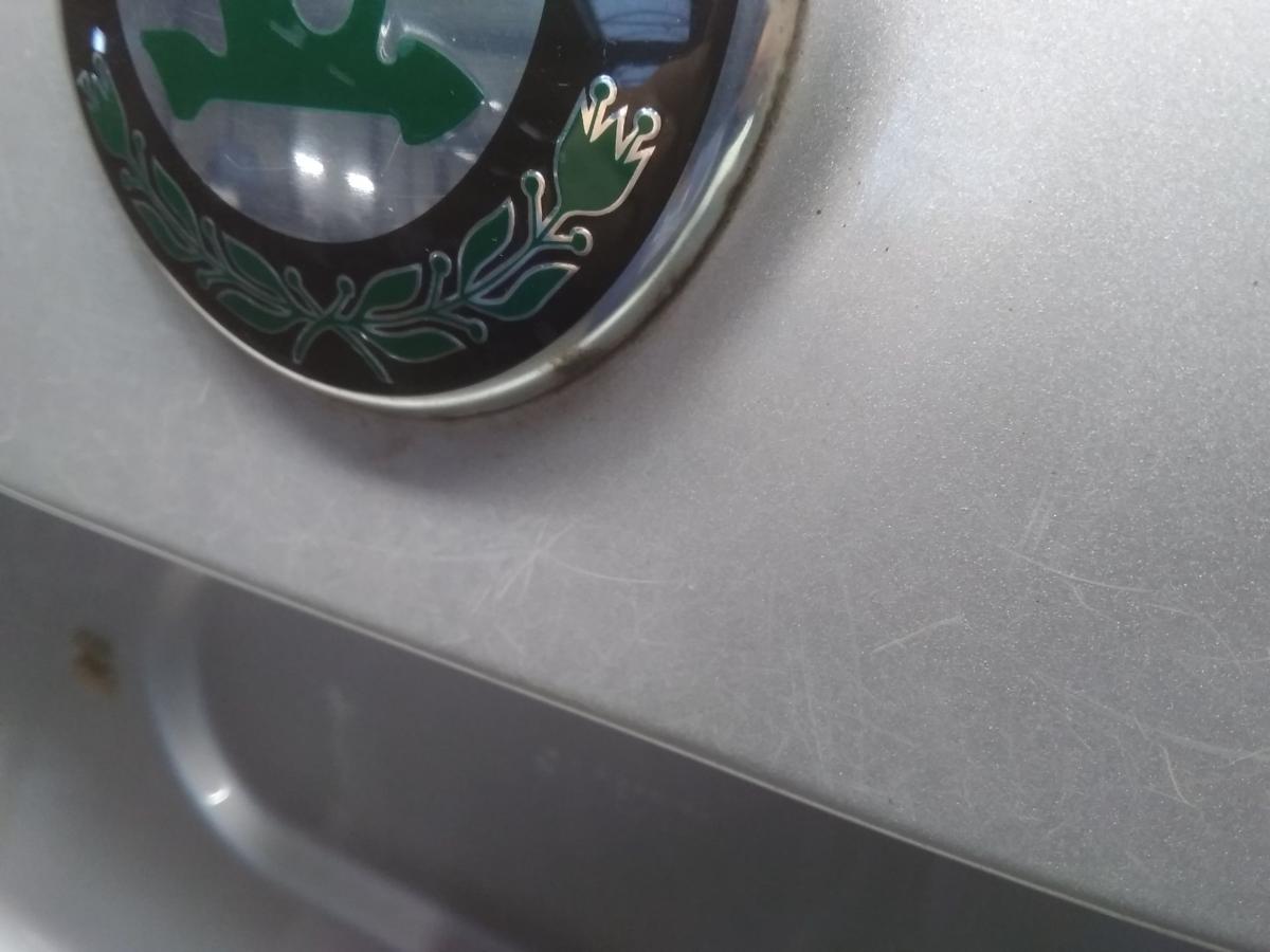 Skoda Roomster 5J Heckklappe LF7T diamantsilbermetallic mit Heckscheibe BJ2006