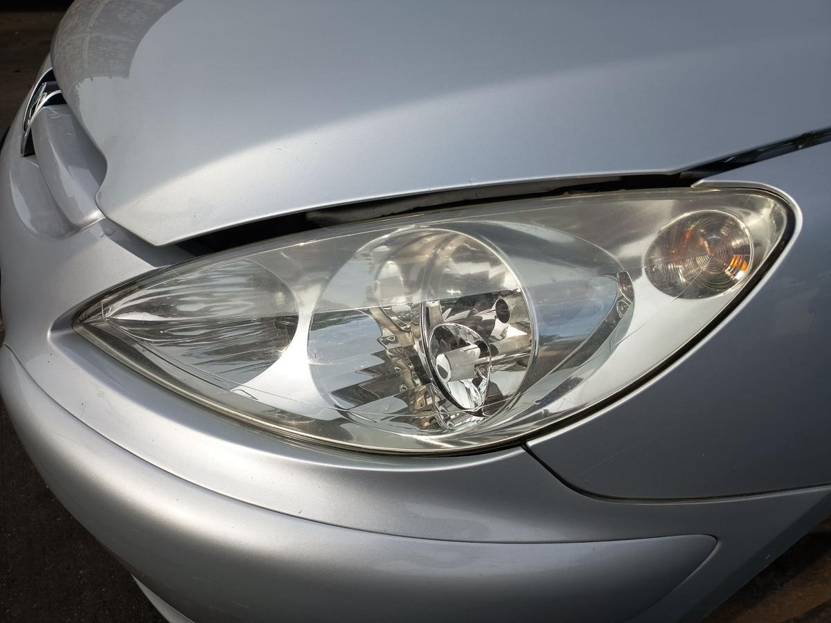 Peugeot 307SW original Scheinwerfer links Halogen vor Facelift Bj 2004