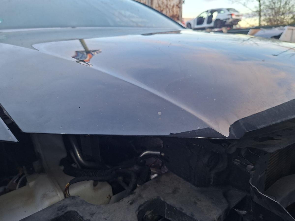 VW Passat 3C Variant Motorhaube 041 brillantschwarz Bj 2006