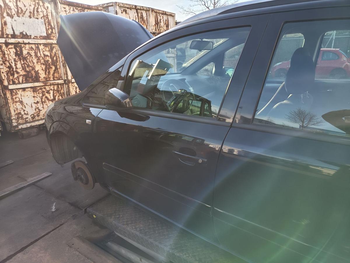 Opel Zafira B original T&uuml;r vorne links Z20R schwarz Baujahr 2005