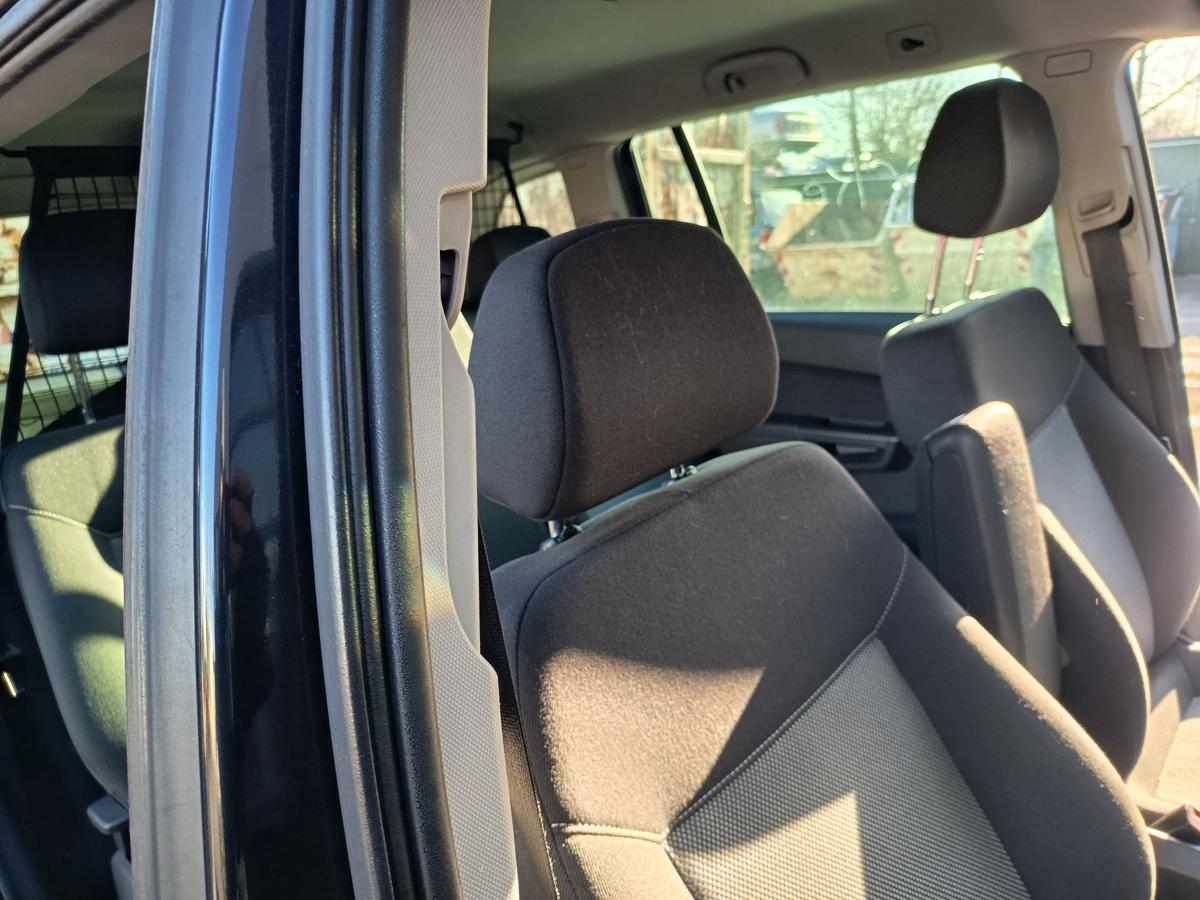 Opel Zafira B original Sitz vorn rechts Beifahrer Stoff schwarz/grau Bj 2009