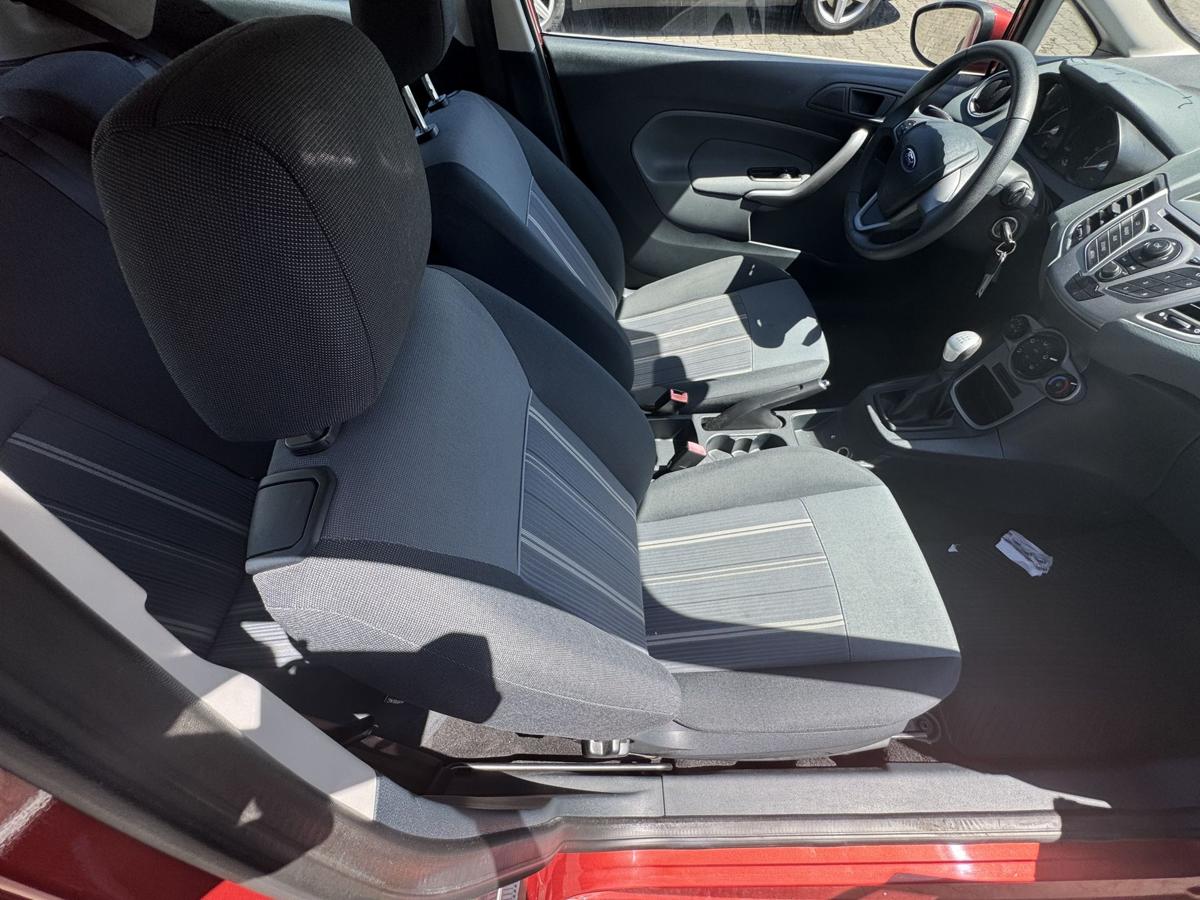 Ford Fiesta JA8 original Sitz vorn rechts Stoff dunkelgrau 3 T&uuml;rer Bj.2010