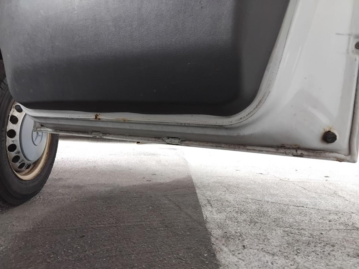 Mercedes Vito 638 Tür vorn rechts Beifahrertür arktikweiss 9147 BJ2003