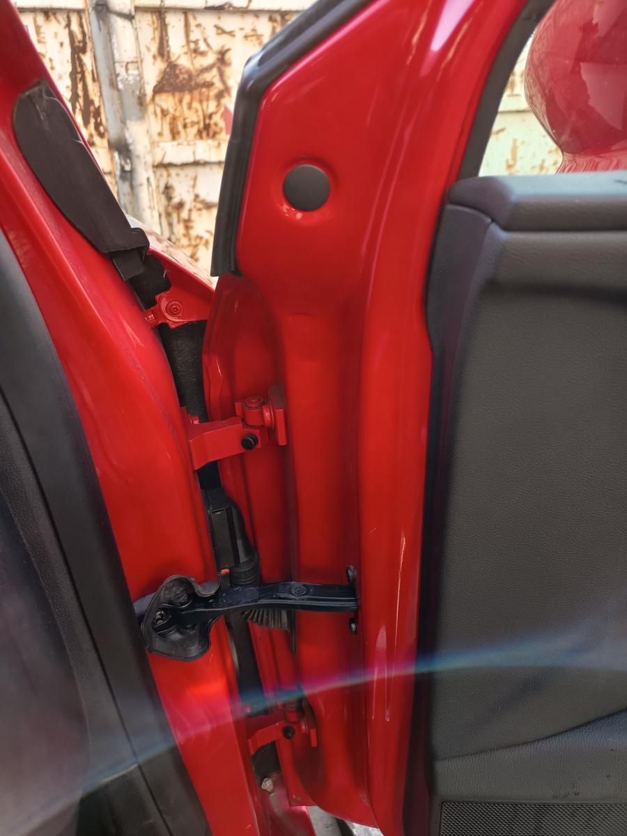 Seat Leon ST original Tür rechts vorn ohne Anbauteile LS3H Emocion Rot EZ2015