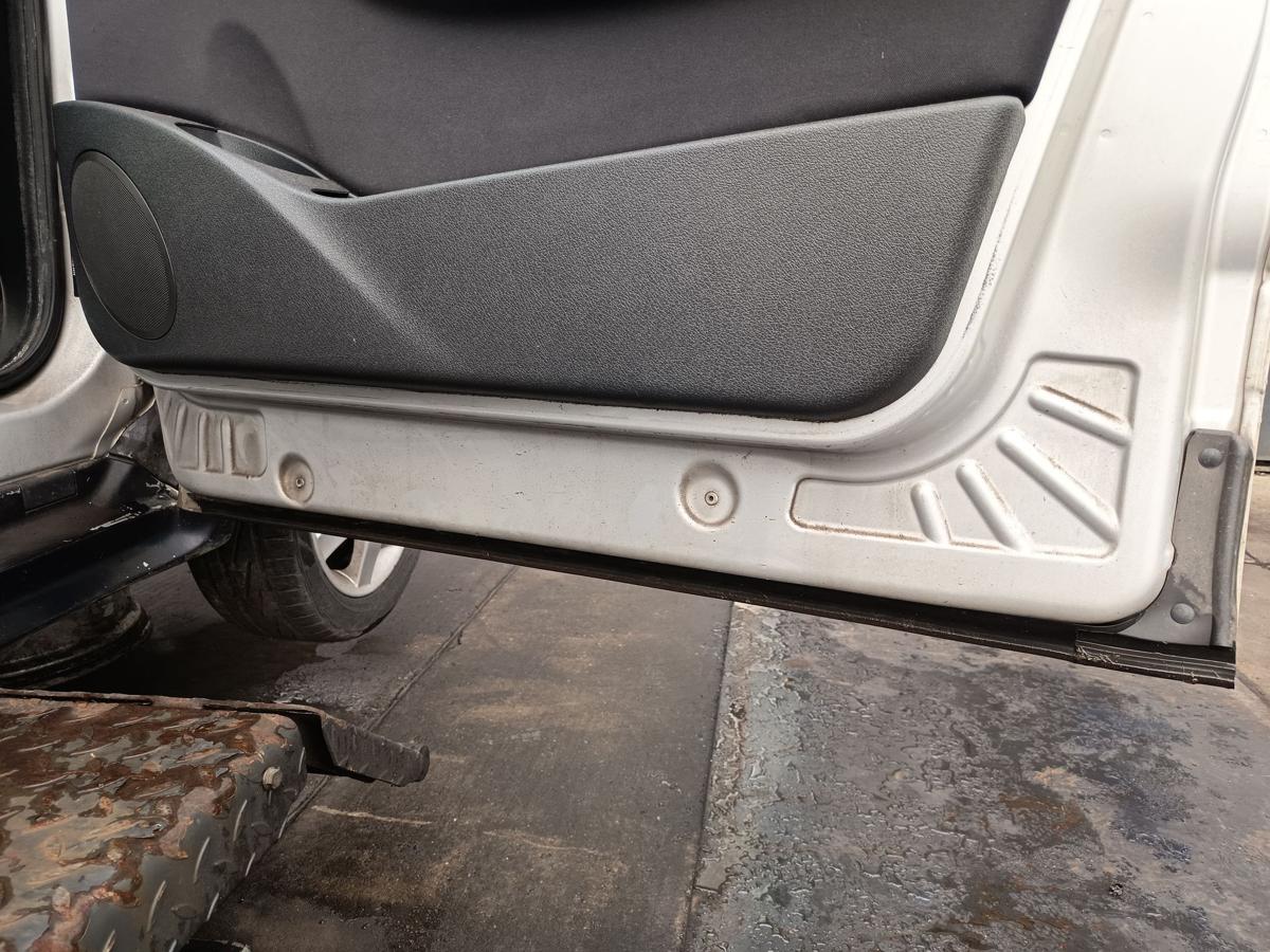 Mercedes Vaneo original T&uuml;r vorn rechts Beifahrer 9744 Brillantsilber Bj 2002