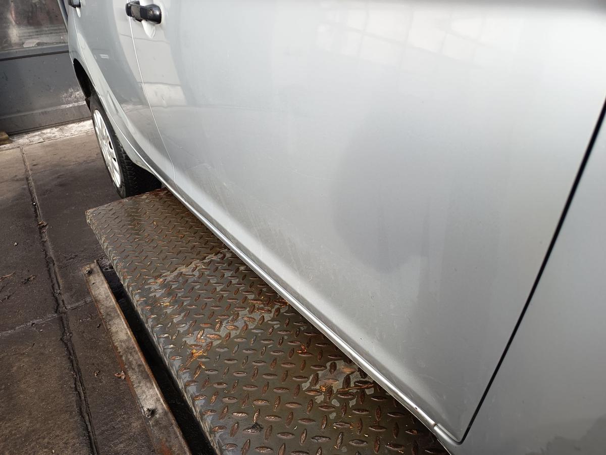 Hyundai i20 original T&uuml;r vorn rechts Beifahrer Rohbau FG Seek silver Bj 2012