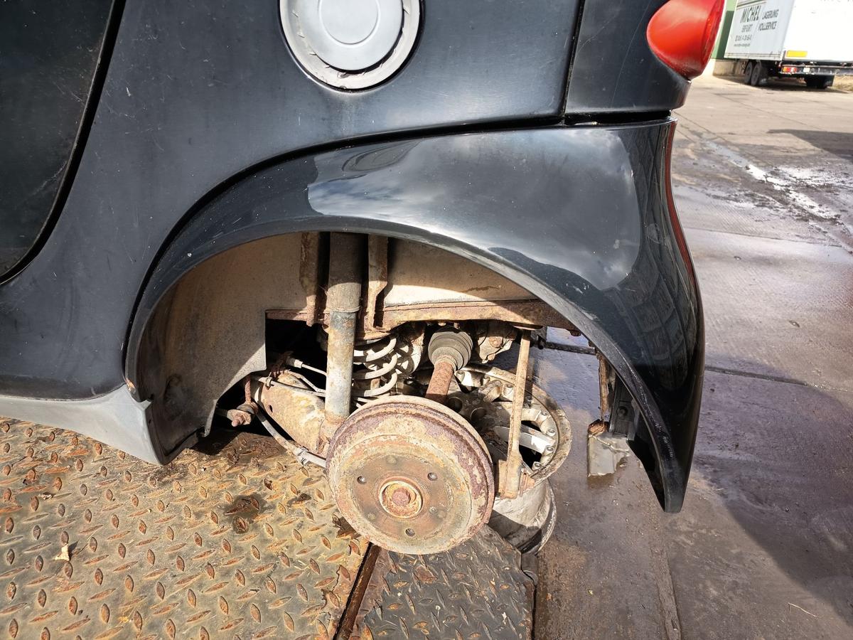 Smart Fortwo original Kotfl&uuml;gel hinten links EA4 Jack Black Facelift Bj 2006