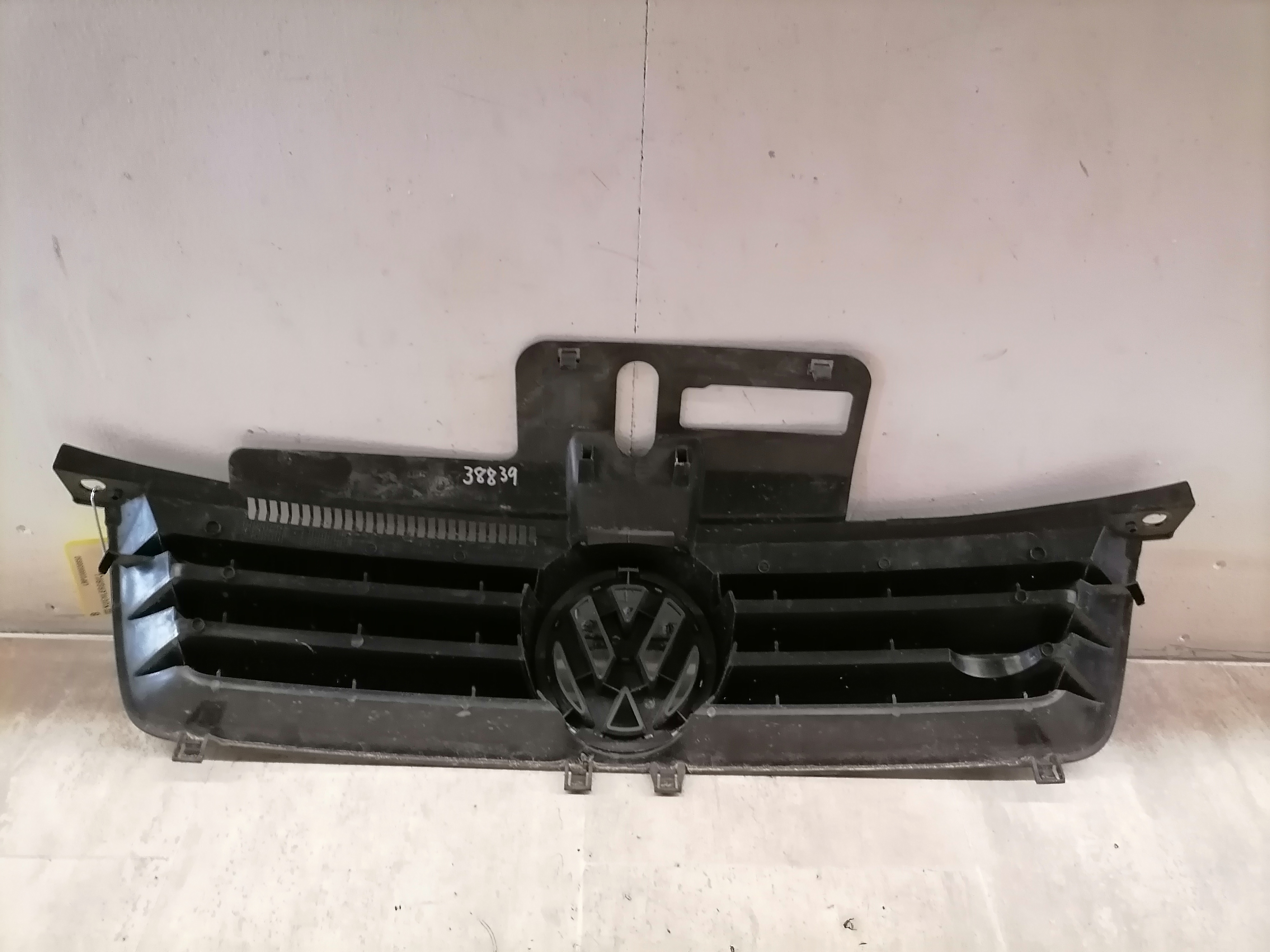 VW Polo 9n 01-05 Kühlergrill Grill Frontgrill 6Q0853651C