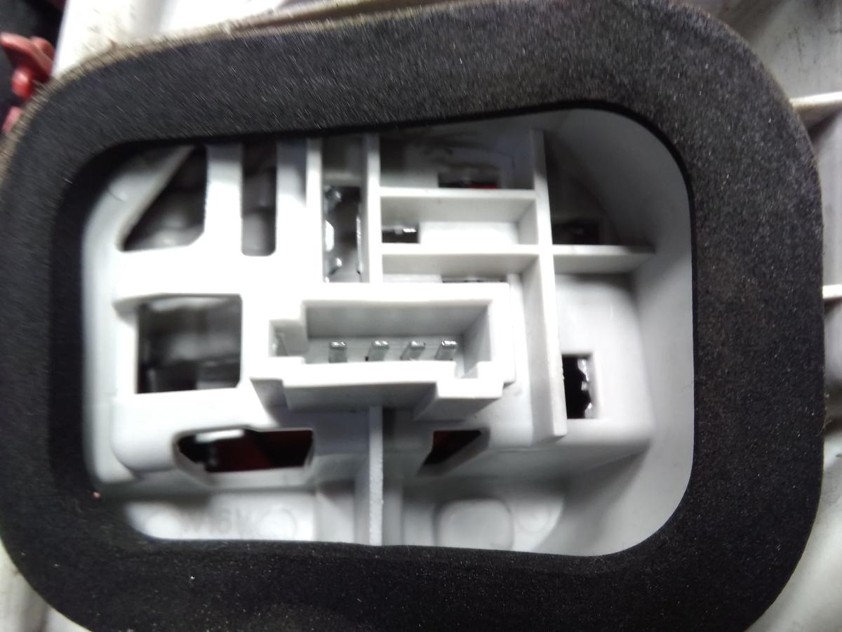 Opel Meriva B original Rückleuchte Heckleuchte links außen BJ2012