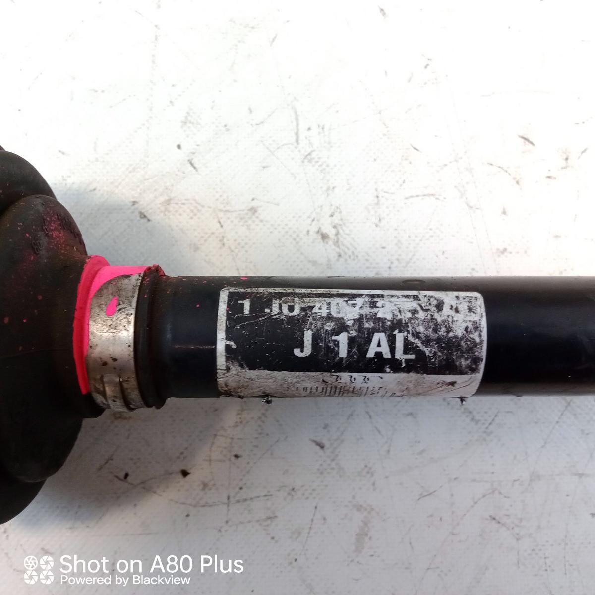 VW Golf 4 original Antriebswelle Gelenkwelle vorn links 1.4 55kw BJ1998