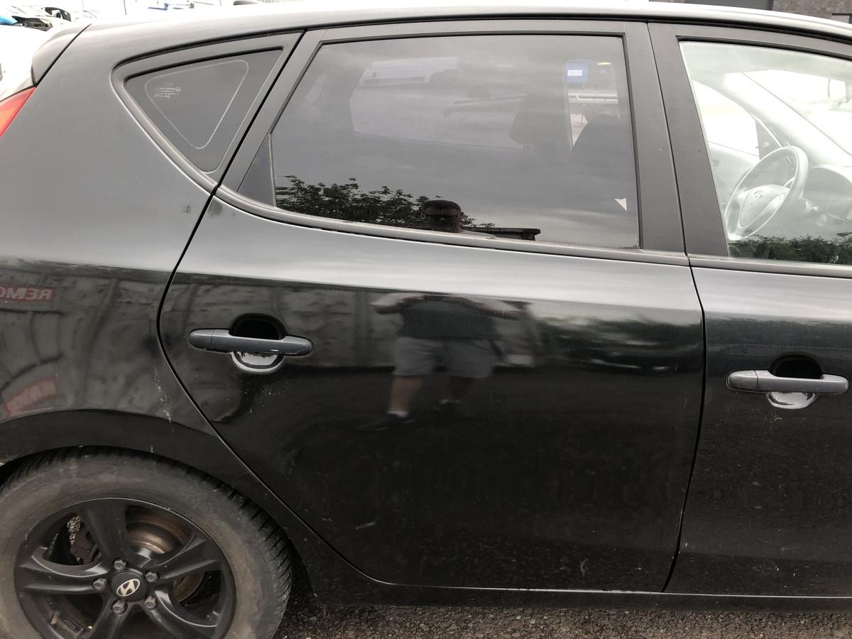 Hyundai i30 FD Tür hinten rechts Fondtür im Rohbau vom 5trg 9F Stone Black Perl