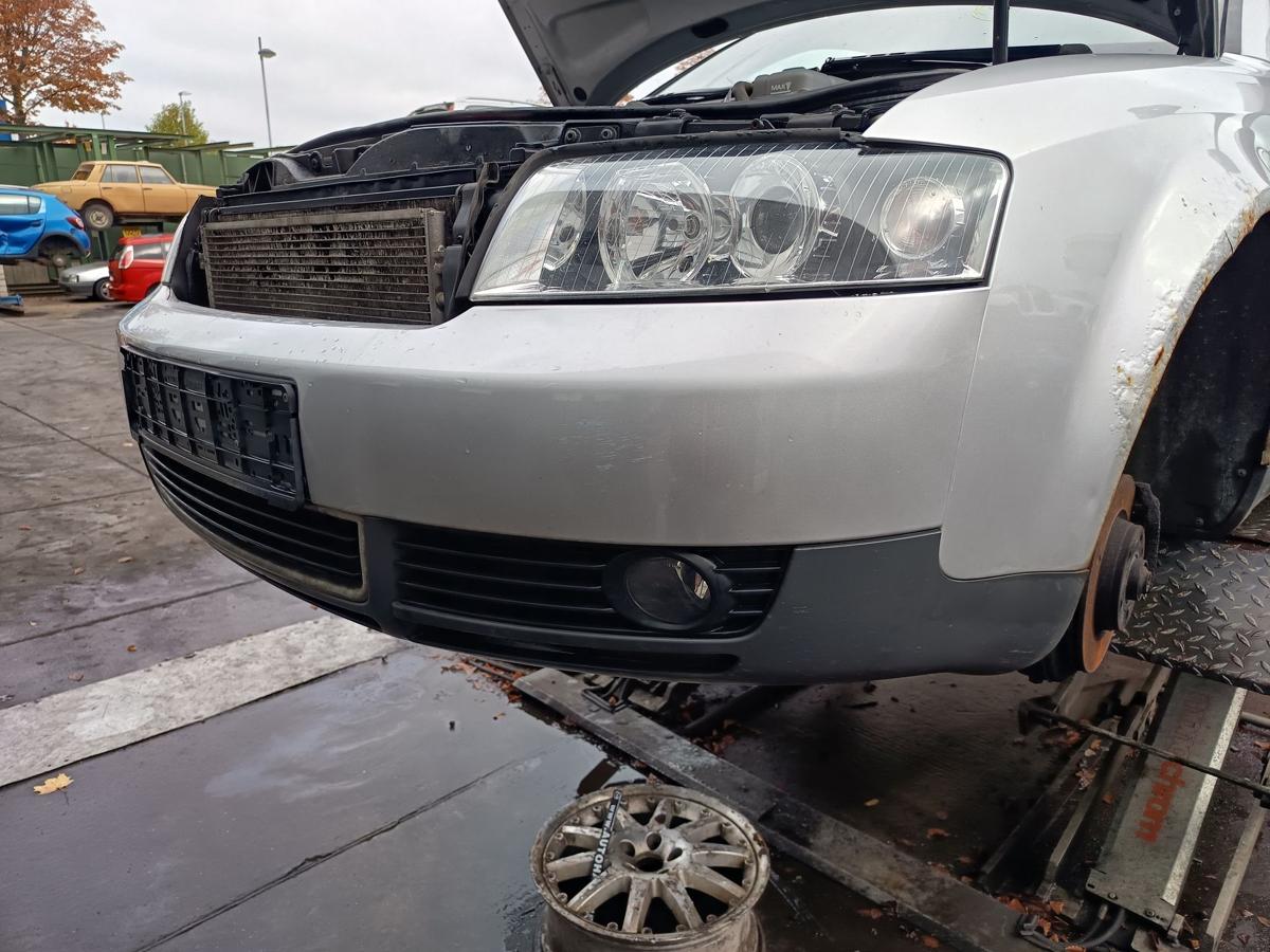 Audi A4 8E B6 original Stoßstange Fänger vorn/Front Y7W Lichtsilber Bj 2003