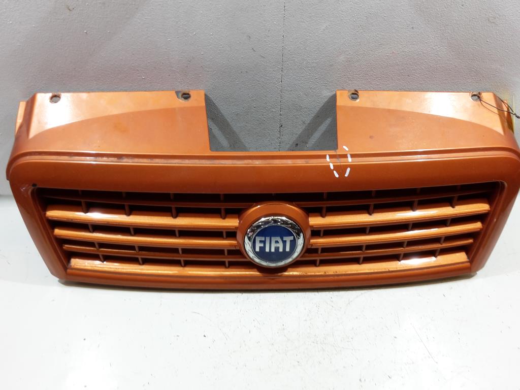 Fiat Doblo BJ 2006 Kühlergrill Grill Frontgrill 35395576