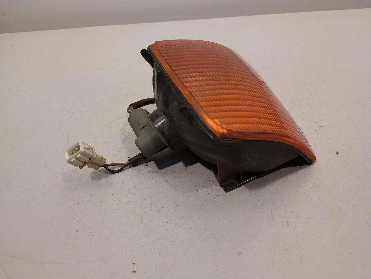 VW Passat 35i orig Blinker links orange Bj 1991