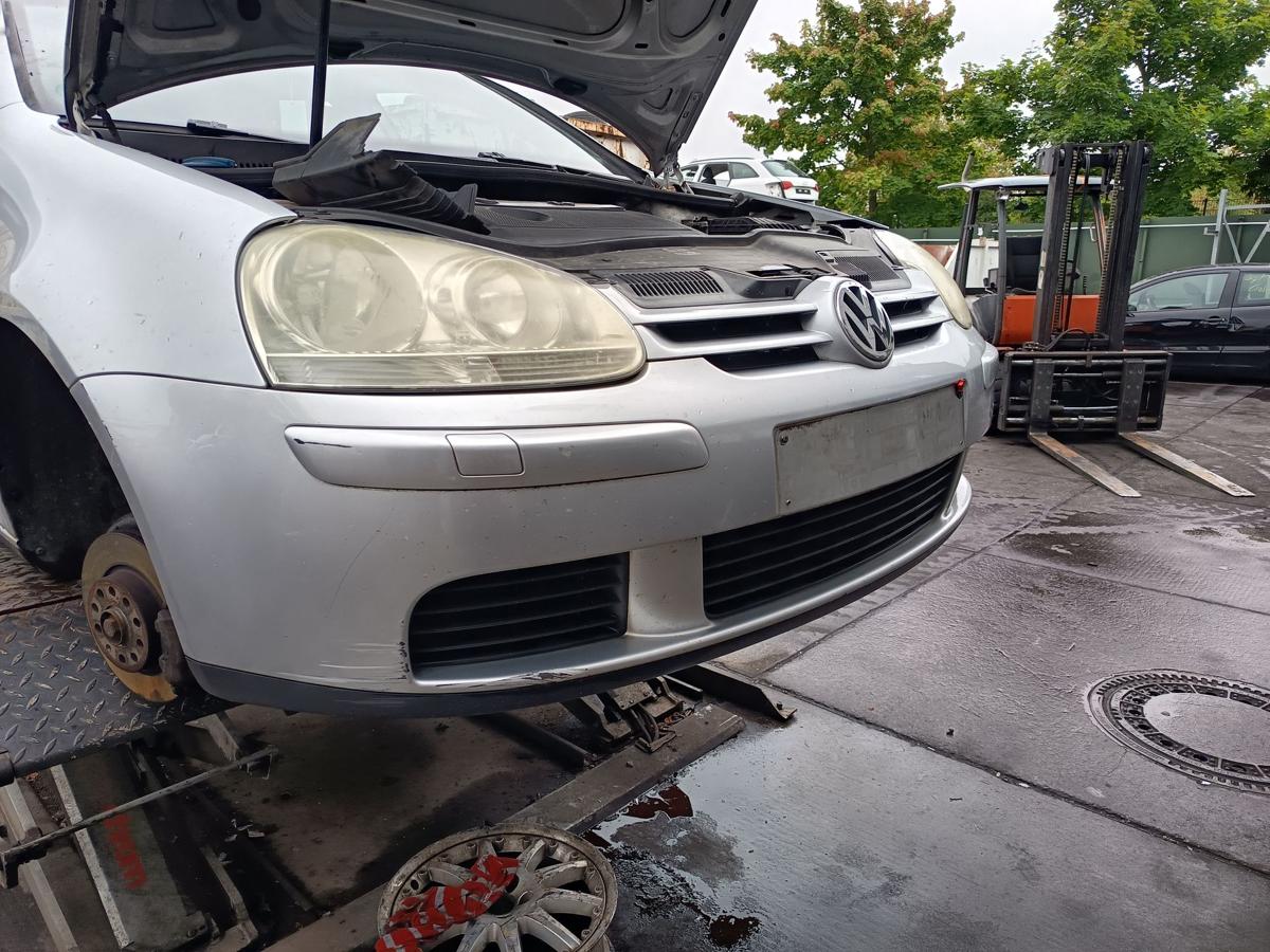 VW Golf V original Stoßstange Fänger vorn/Front mit SRA A7W Reflexsilber Bj 2005