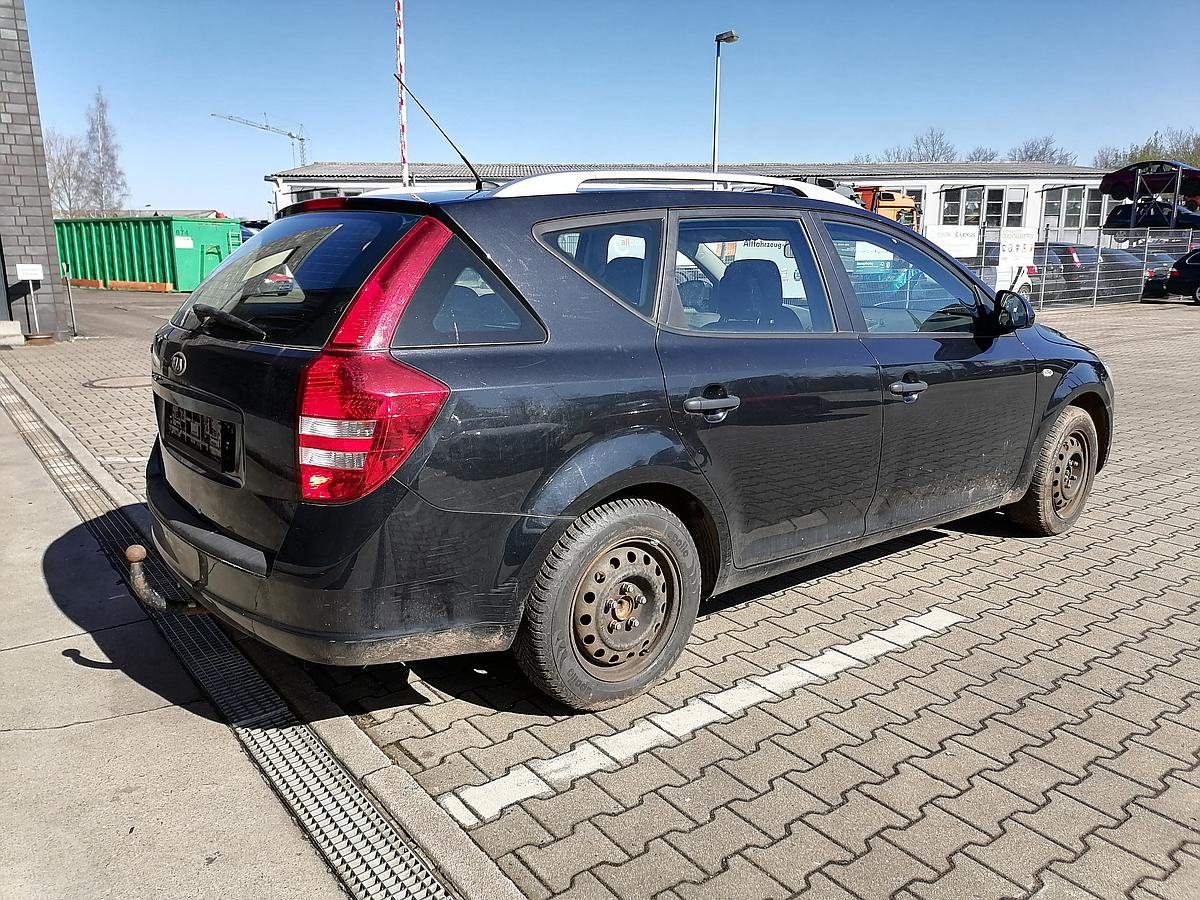 Kia Ceed ED Tür vorn rechts Kombi Beifahrertür Schwarz BJ06-09