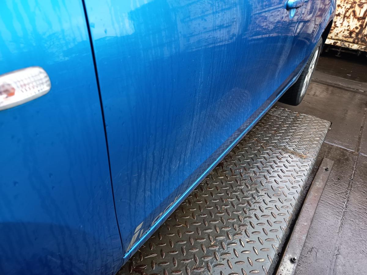 Hyundai i30cw FD original T&uuml;r vorn links Fahrer BV Vivid blue Bj 2010